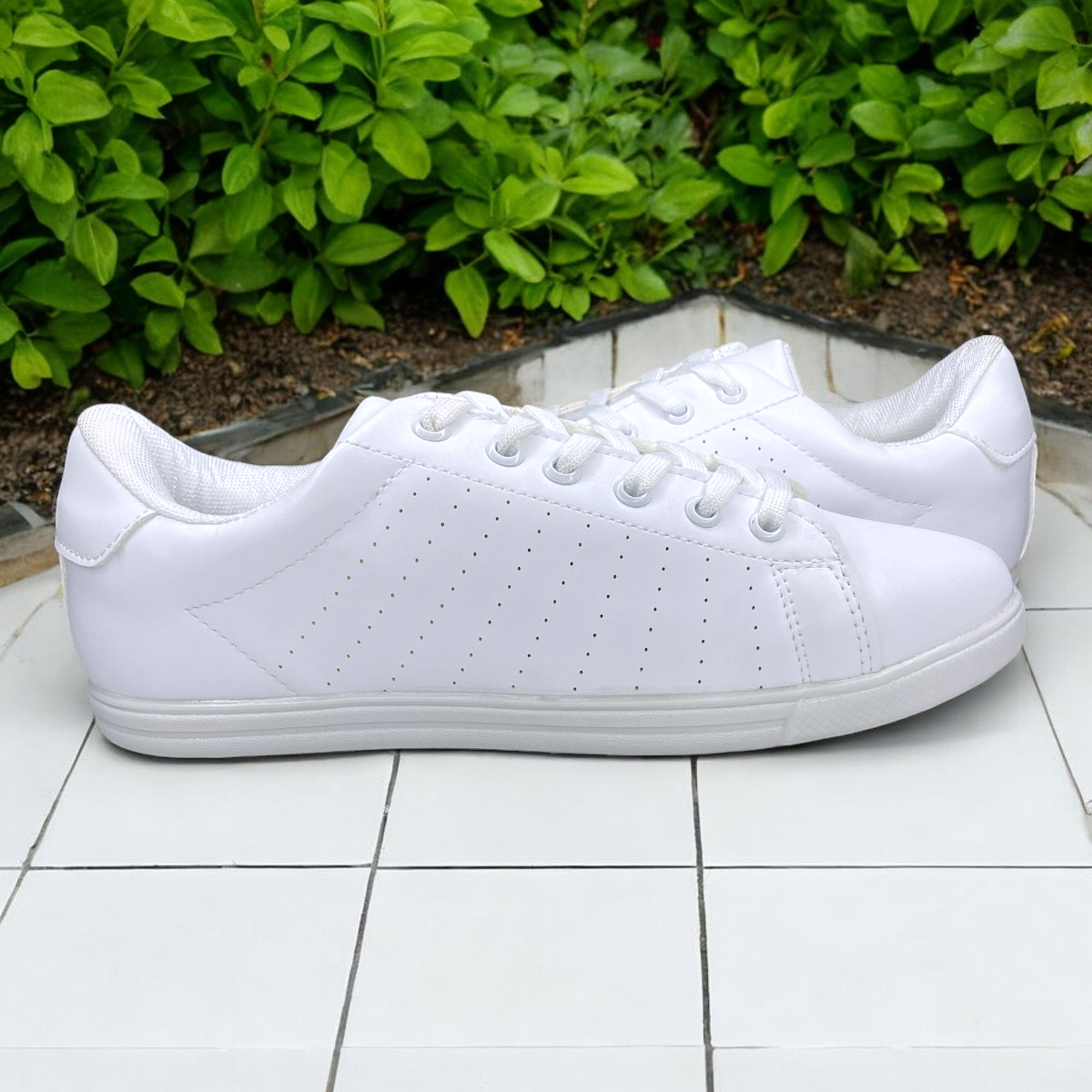 Tenis Blancos De Mujer Casual Tipo Enfermera LAS CUATAS.