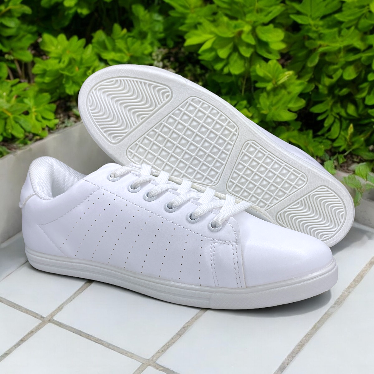 Tenis Blancos De Mujer Casual Tipo Enfermera LAS CUATAS.