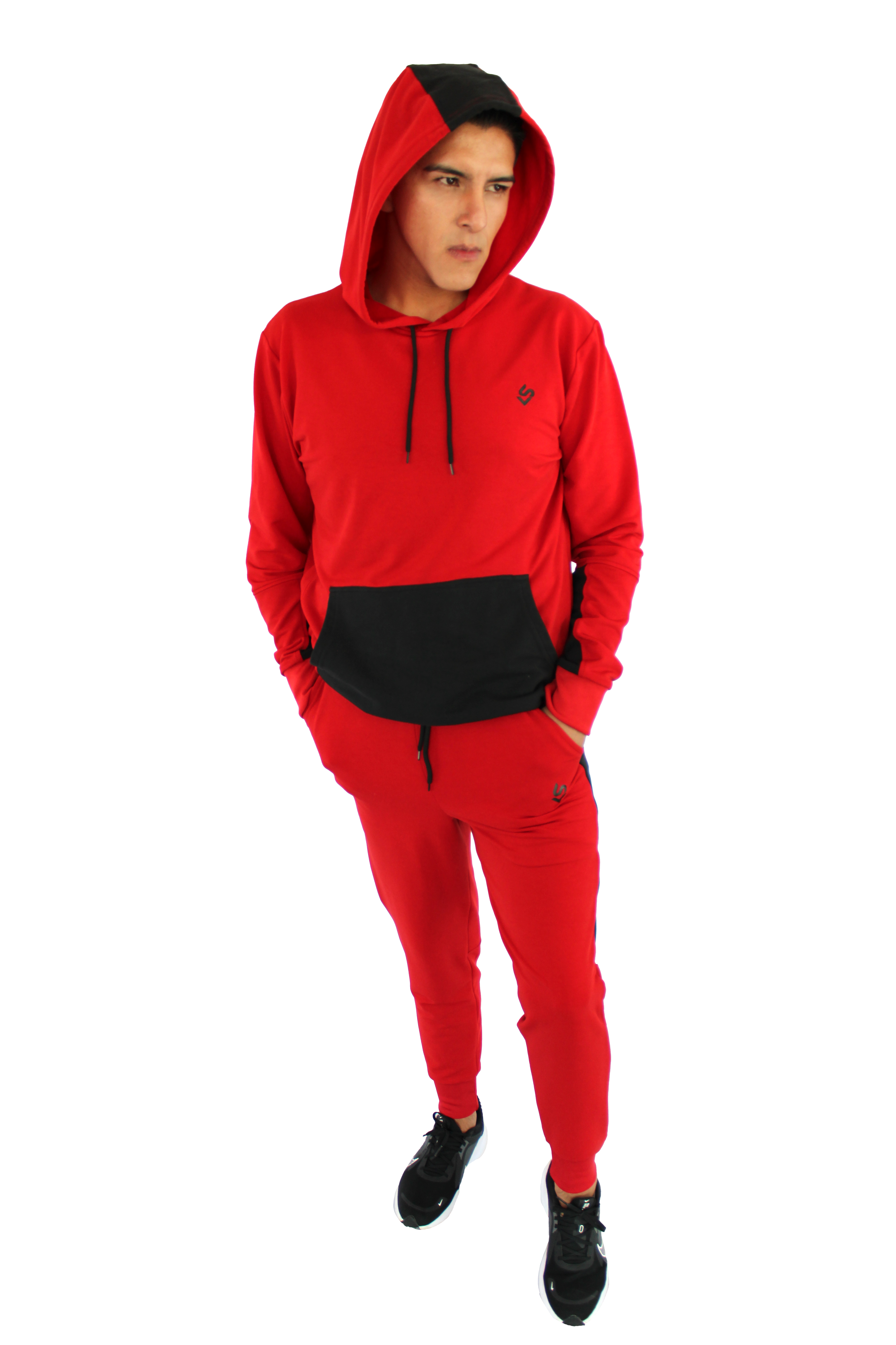 Sudadera de caballero roja con negro.
