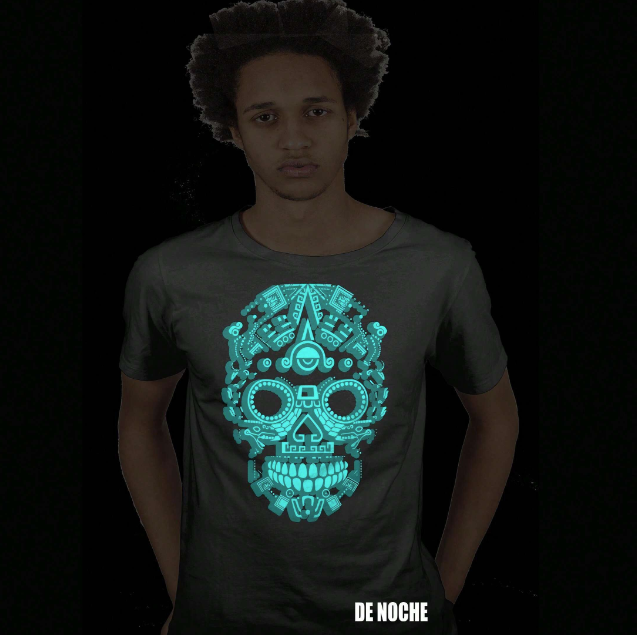 PLAYERA CALAVERA AZTECA, BRILLA EN LA NOCHE, NEON