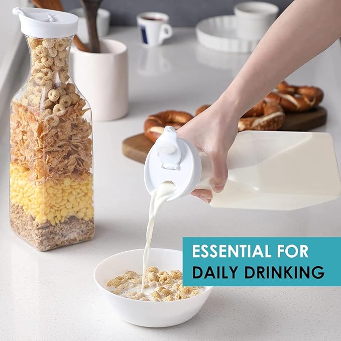 A Paquete de 4 jarras grandes de plástico de 50 onzas con tapa abatible superior, recipientes de jugo de base cuadrada, jarra de plástico transparente, para agua, té helado, jugo, limonada, leche.