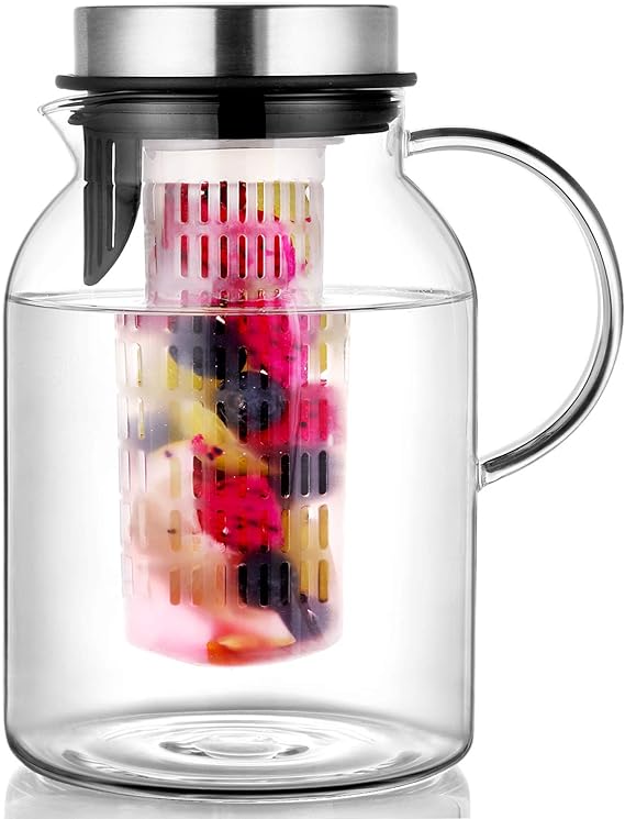 A Jarra de agua con infusor de frutas de vidrio con tapa extraíble, jarra de infusión de alta resistencia al calor para agua fría/caliente, bebidas con infusión de sabor y té helado, 2 cuartos de galón.