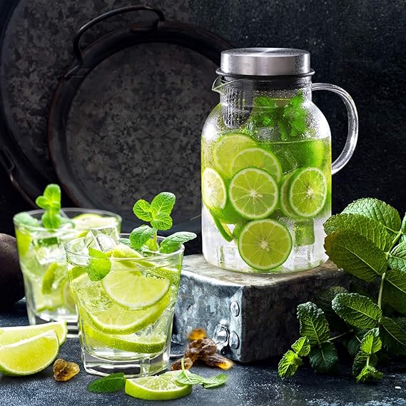 A Jarra de agua con infusor de frutas de vidrio con tapa extraíble, jarra de infusión de alta resistencia al calor para agua fría/caliente, bebidas con infusión de sabor y té helado, 2 cuartos de galón.