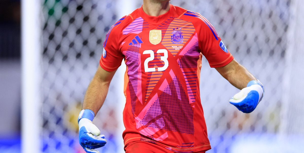 Nuevo! Jersey Argentina 2024/2025 Portero Arquero Rojo Dibu Martinez 23 Talla L.