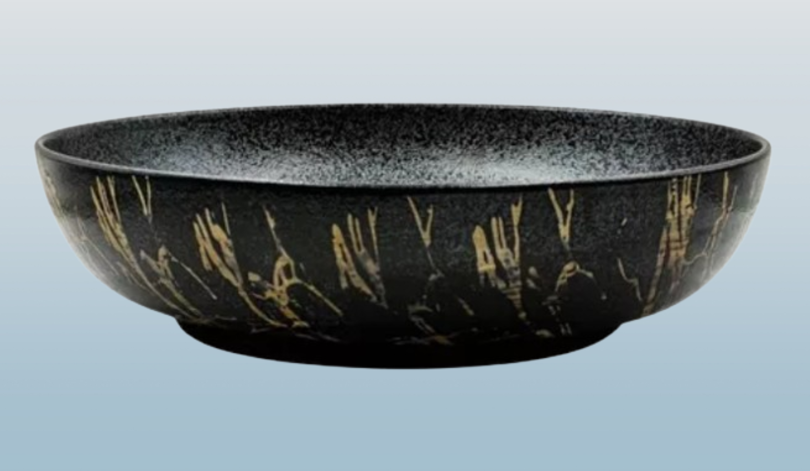 Lavabo Cerámico para Baño ZAN, colores negro y cobrizo con texturas en relieve. Acabado exterior mate.  De sobreponer con diseño europeo ideal para todo tipo de baños. Dimensiones 51.5x39x14.5 cms