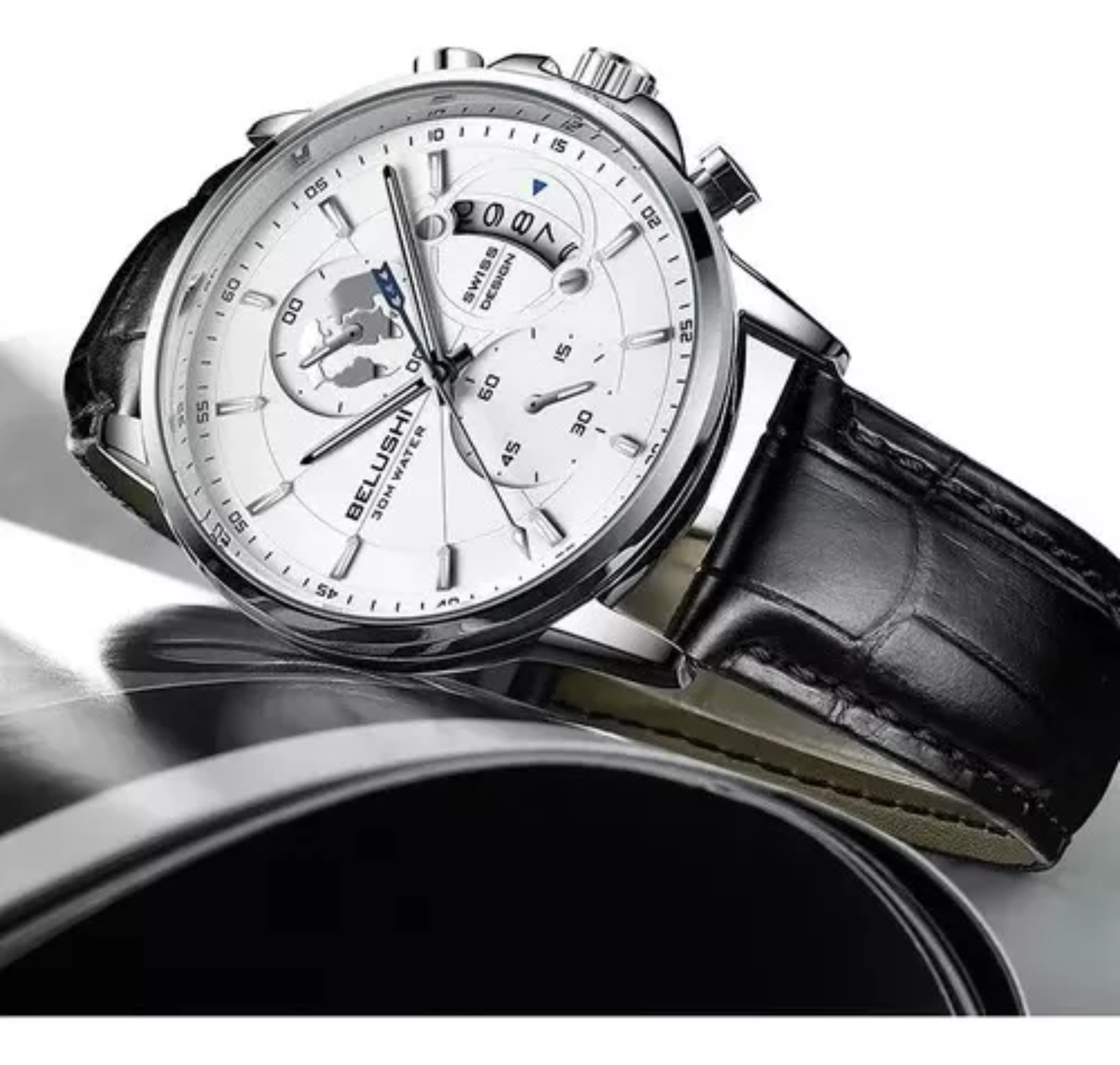 Reloj pulsera Belushi B-576P con correa de cuero.