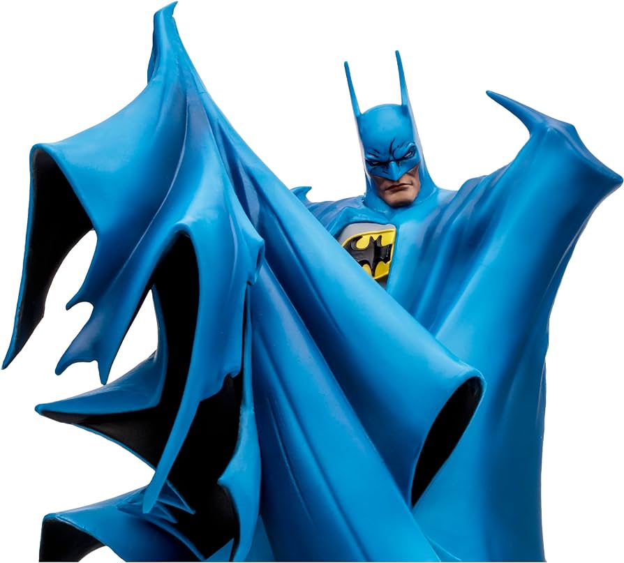 DC Direct Batman By Todd McFarlane 12” Estatua (Azul) + Digital.