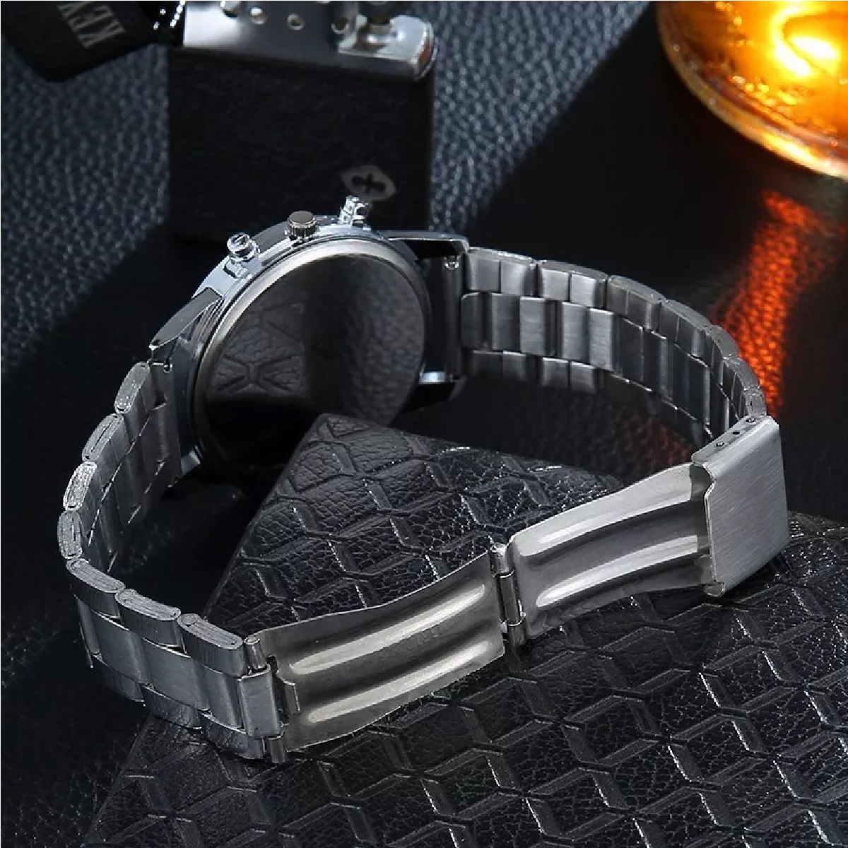 Moda Para Hombre Reloj Correa Metálica Fondo Negro.