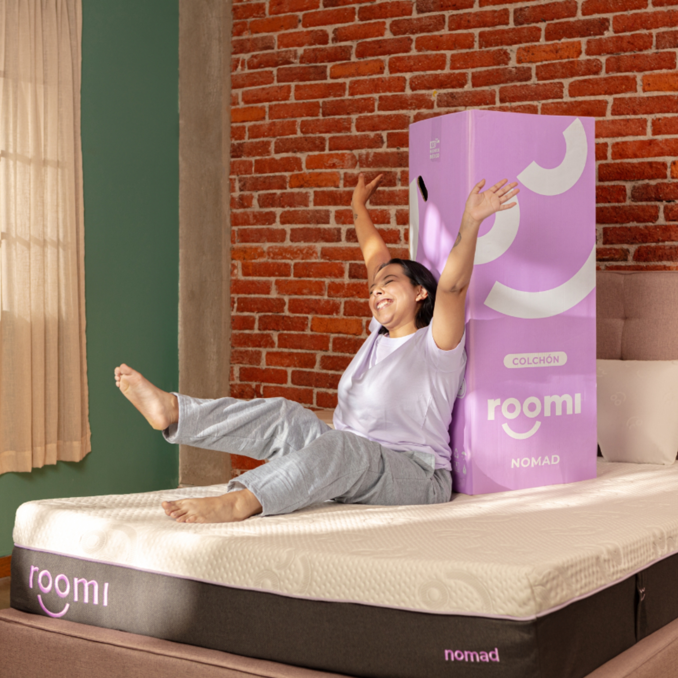 Colchón En Caja Matrimonial Roomi Nomad Confort Firme, Memory Foam.