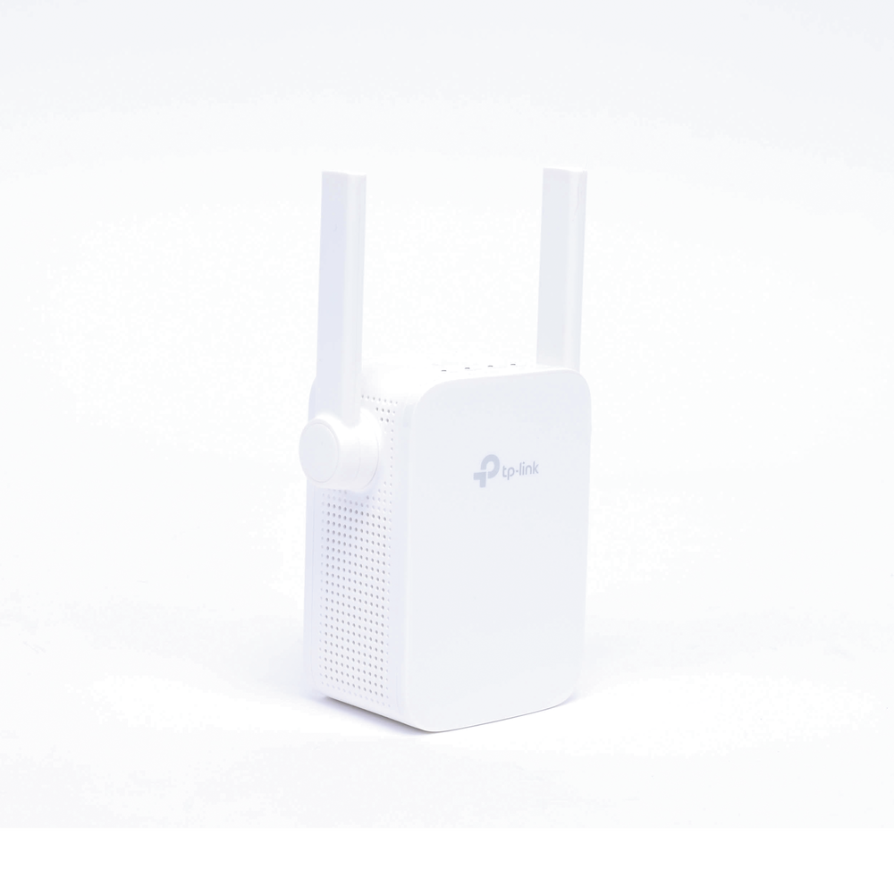 Repetidor / Extensor de Cobertura WiFi AC, 750 Mbps, doble banda 2.4 GHz y 5 GHz, con 1 puerto 10/100 Mbps con 2 antenas externas.