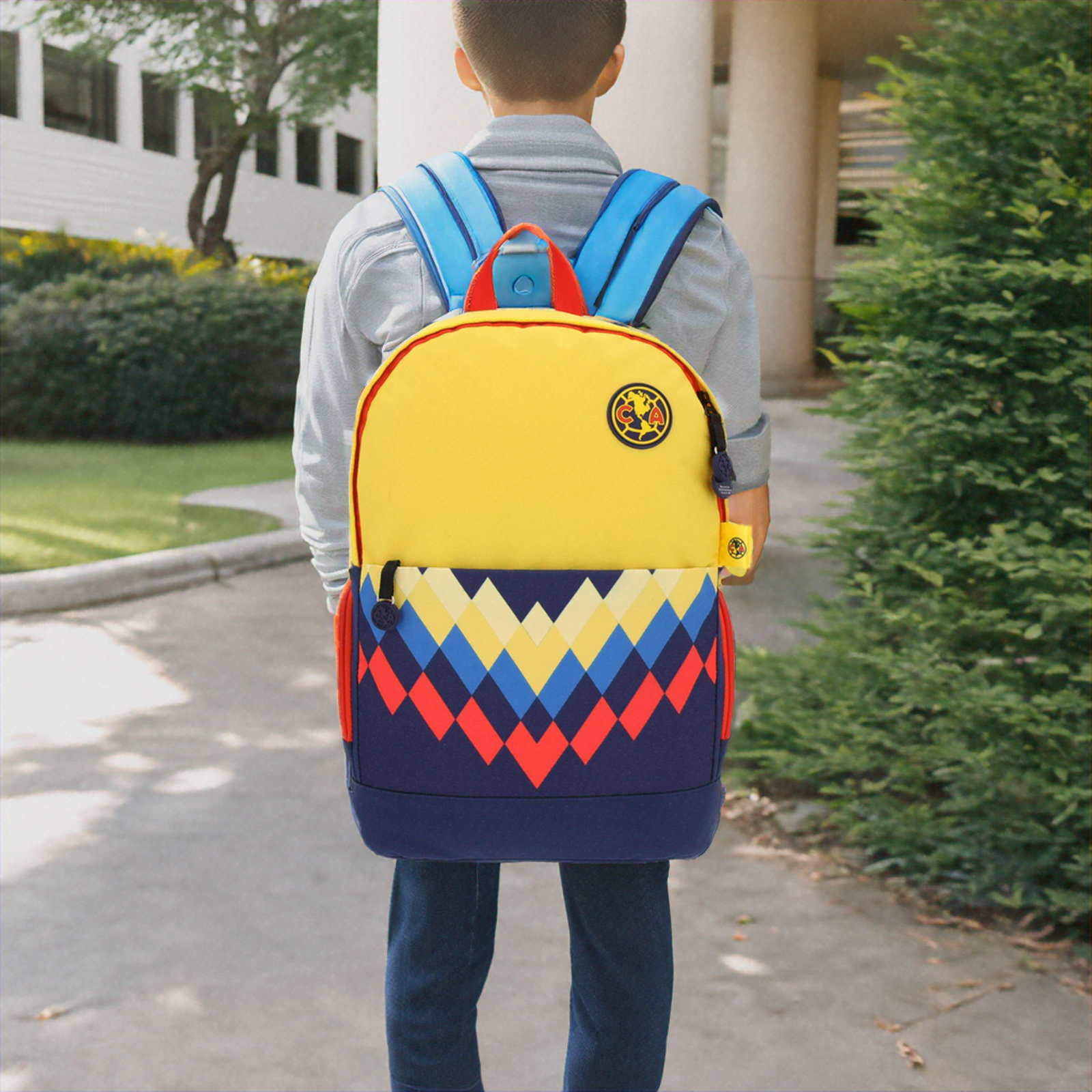 Mochila Oficial Tricampeón del Fútbol Mexicano el Club América - Mochila Escolar y Deportiva, Amplio Compartimento, Portalaptop, Bolsillos Laterales y Frontales, Respaldo Acolchado, 45cm x 14.5cm x 30cm