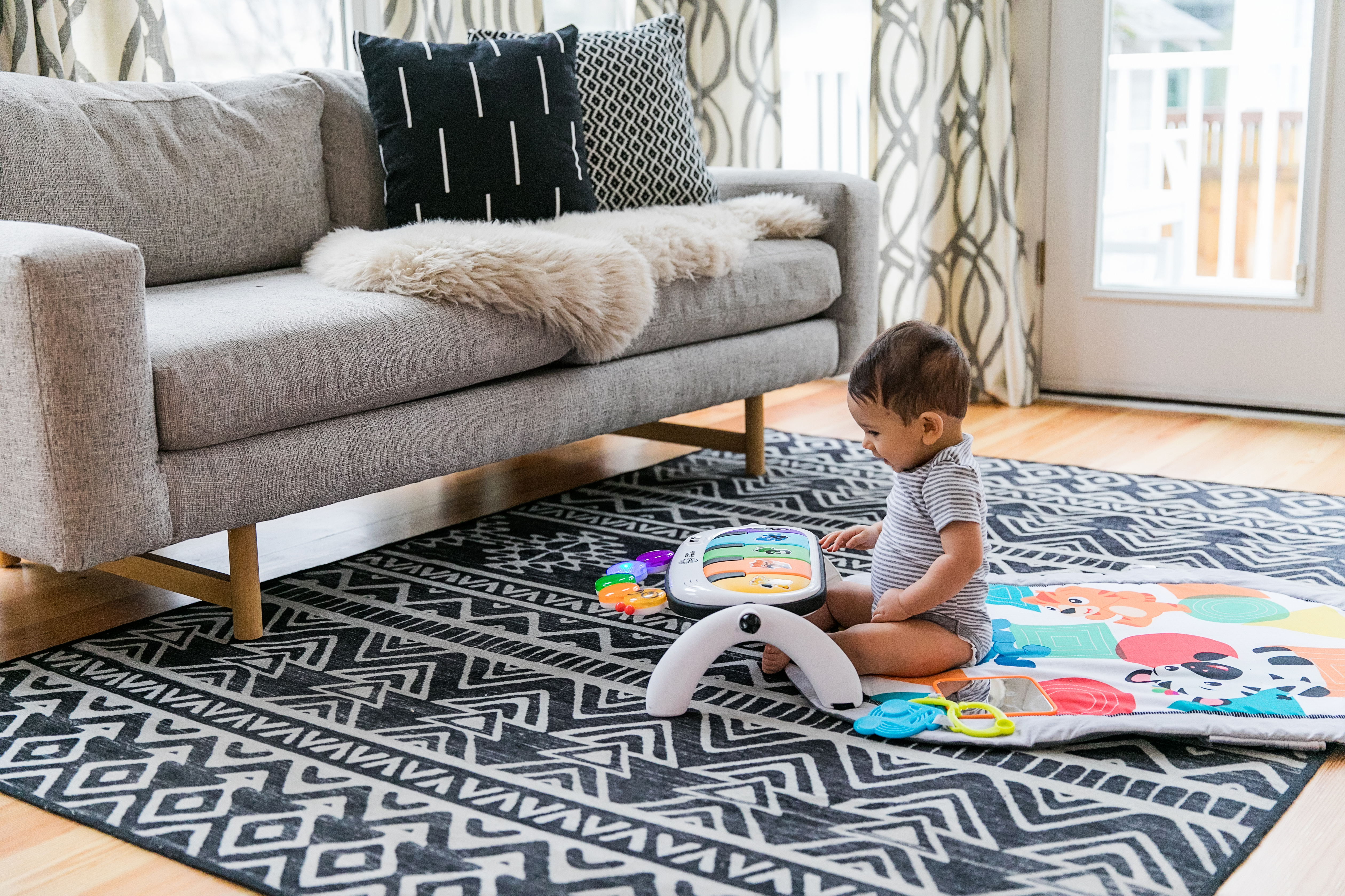 Gimnasio De Bebe Baby Einstein Musical Pataditas Kickin