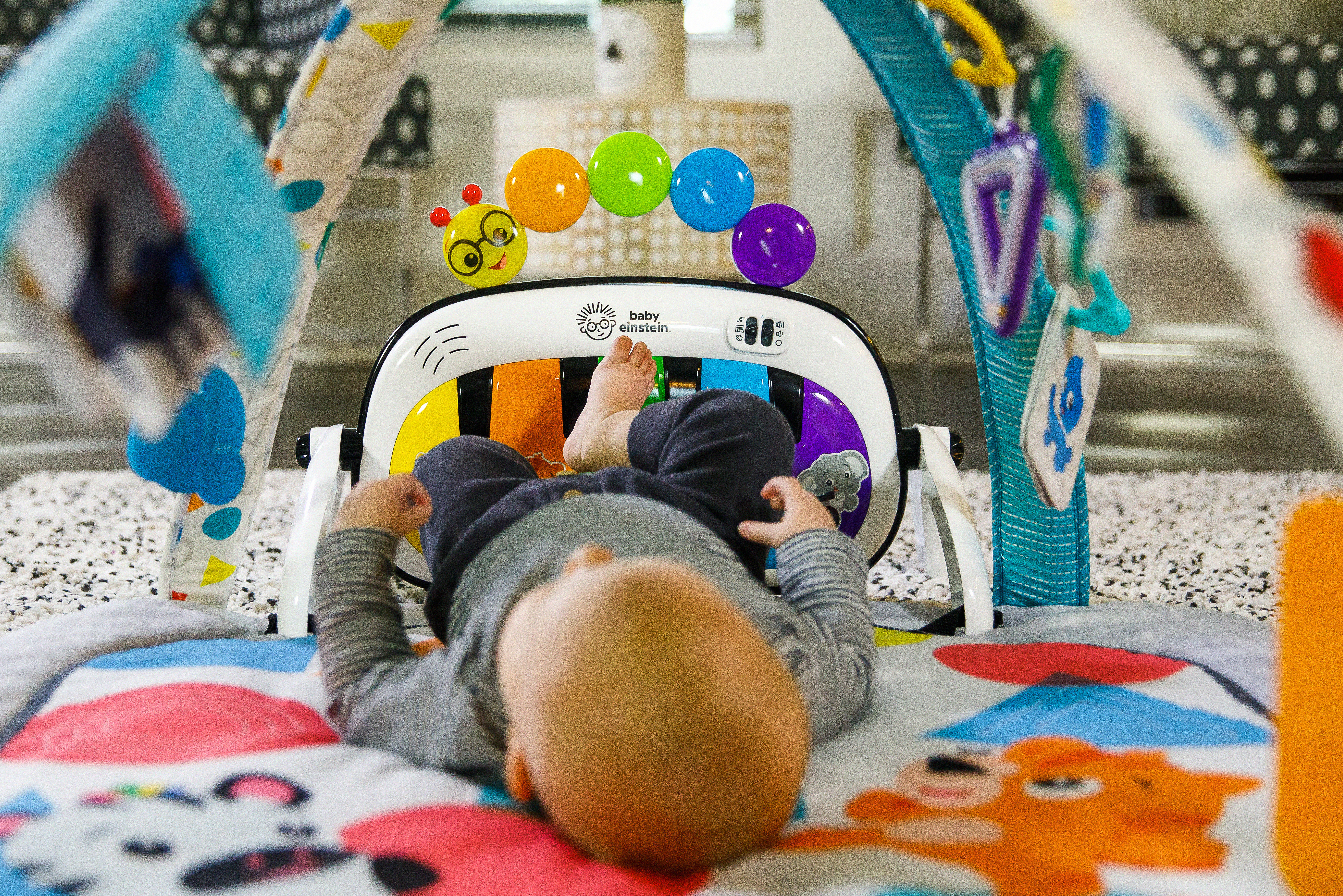 Gimnasio De Bebe Baby Einstein Musical Pataditas Kickin