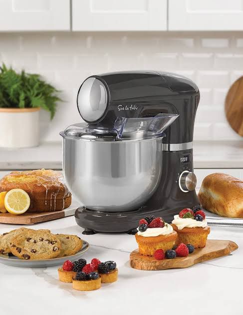 Batidora de Pedestal 5.5L Sur La Table + Accesorios Incluidos