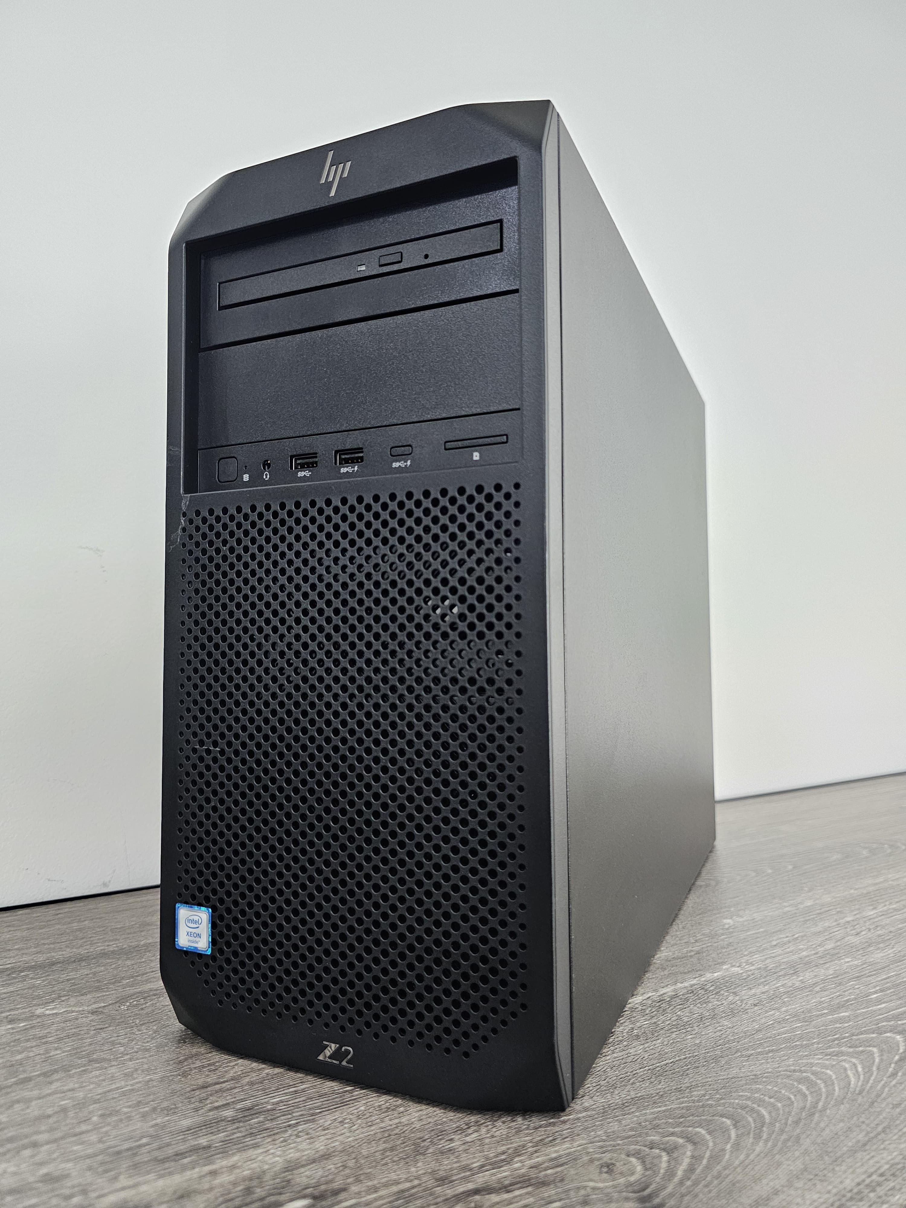 Equipo Completo Xeon HP Z2 G4 32 Ram 480 Ssd+1tb Hdd Lcd 24 PuLG T.v 8gb