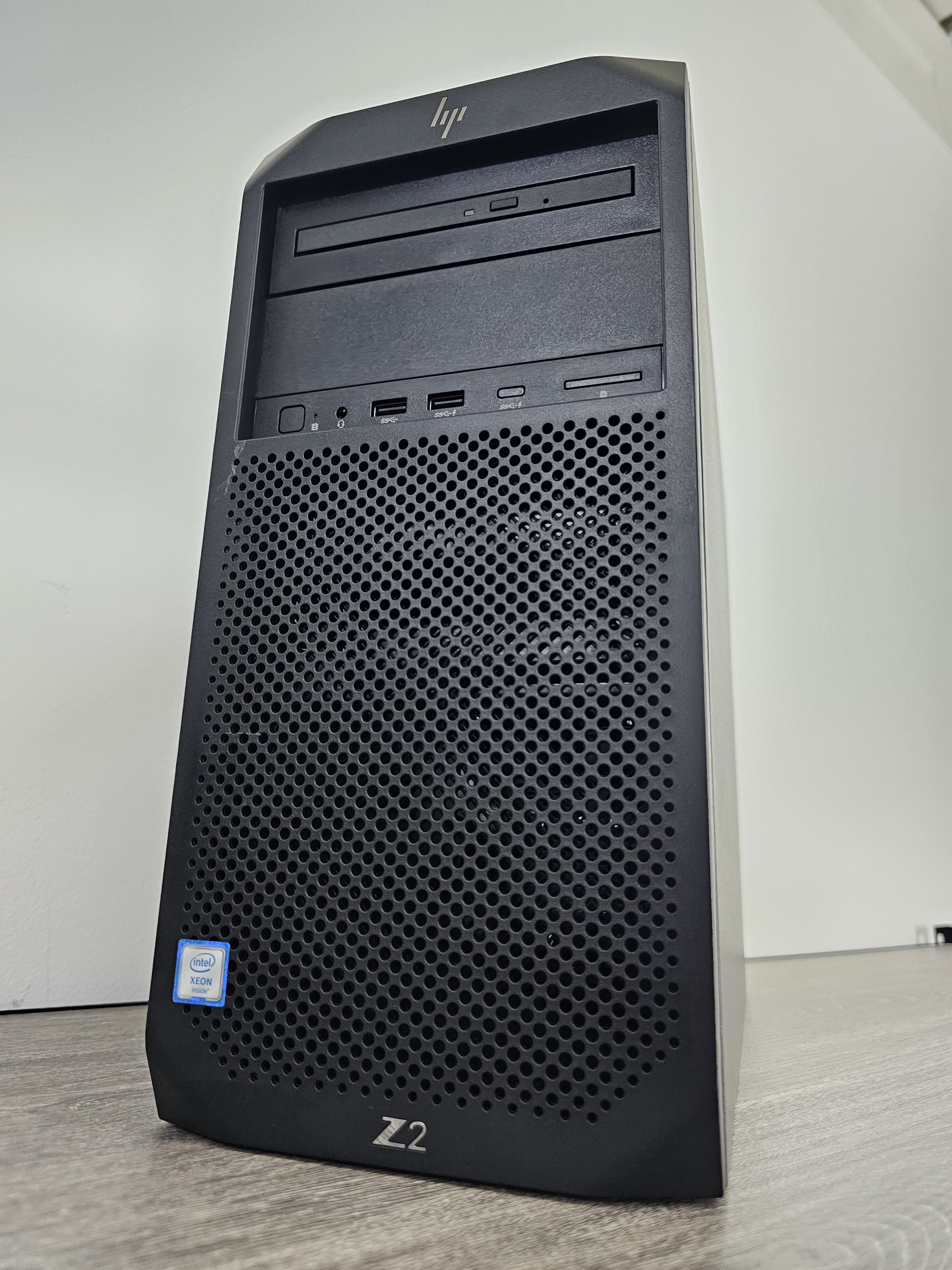 Equipo Completo Xeon HP Z2 G4 32 Ram 480 Ssd+1tb Hdd Lcd 24 PuLG T.v 8gb
