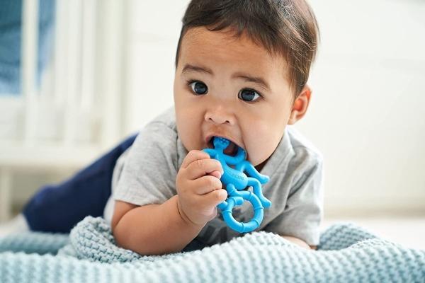 Mordedera Para Bebé De Silicón Ezpz Mini Mono Suave Azul