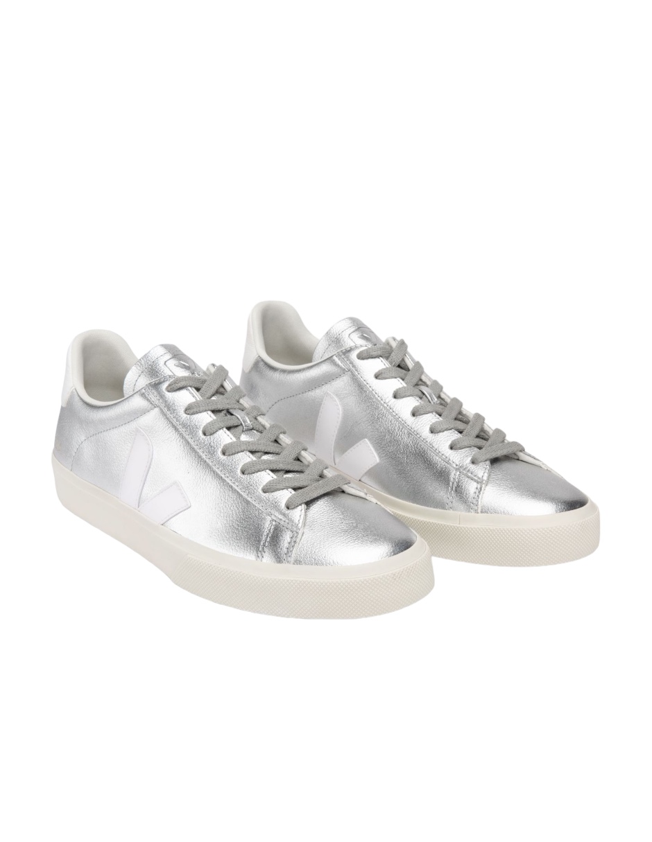 Tenis VEJA de campo para mujer plateados talla 25