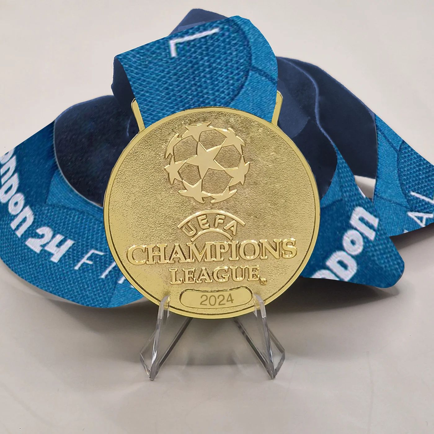 Nueva! Medalla Campeon 2024 UEFA Champions League Londres Dorada Gold Exclusiva