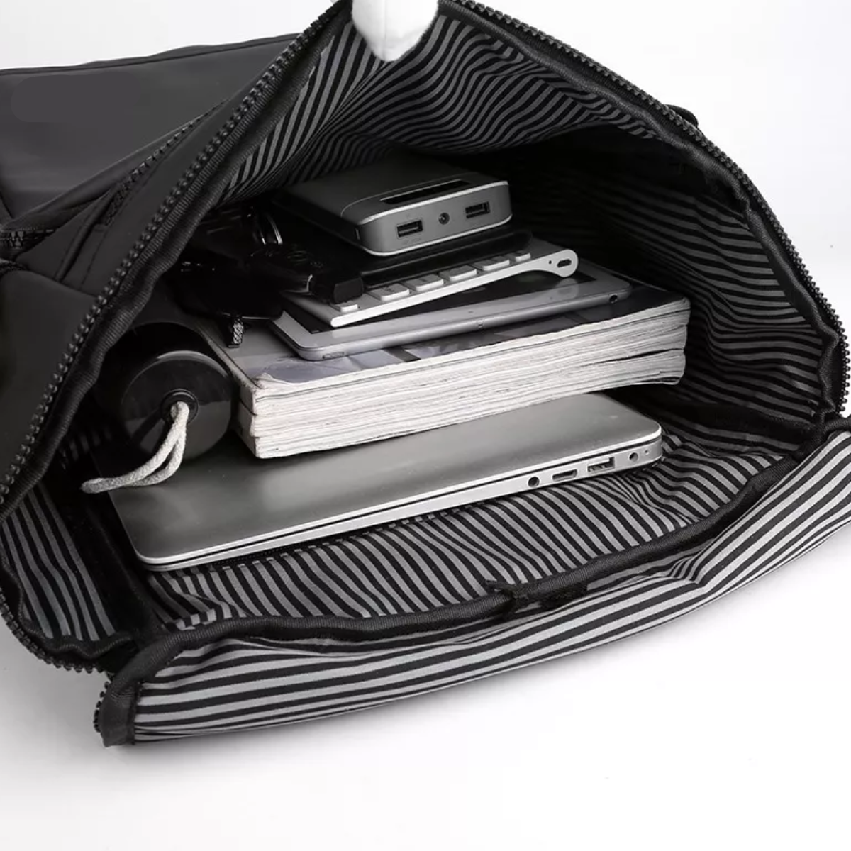 Funda Para Portátil De Impermeable Y Resistent Tipo Mochila Color Gris