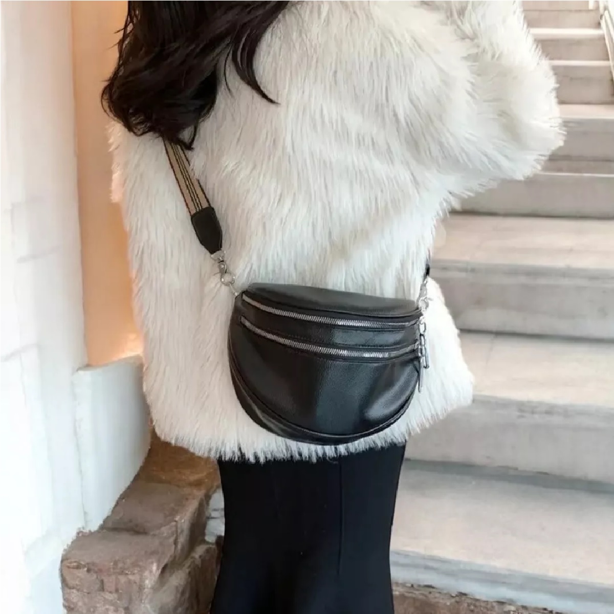 Riñonera Retro De Cuero Para Mujer Color Negro 