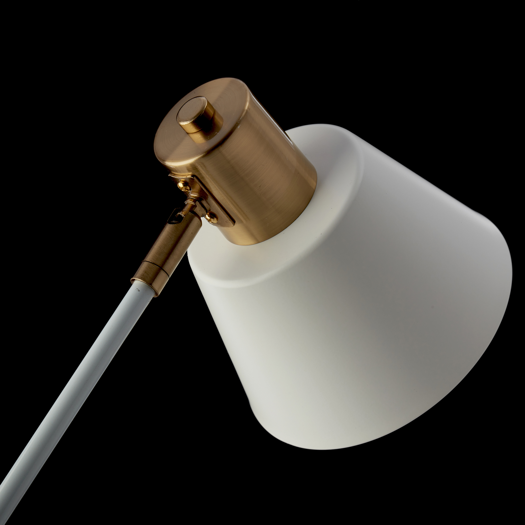 Lámpara De Mesa Led Minimalista Gamalux Decolamp Metálica