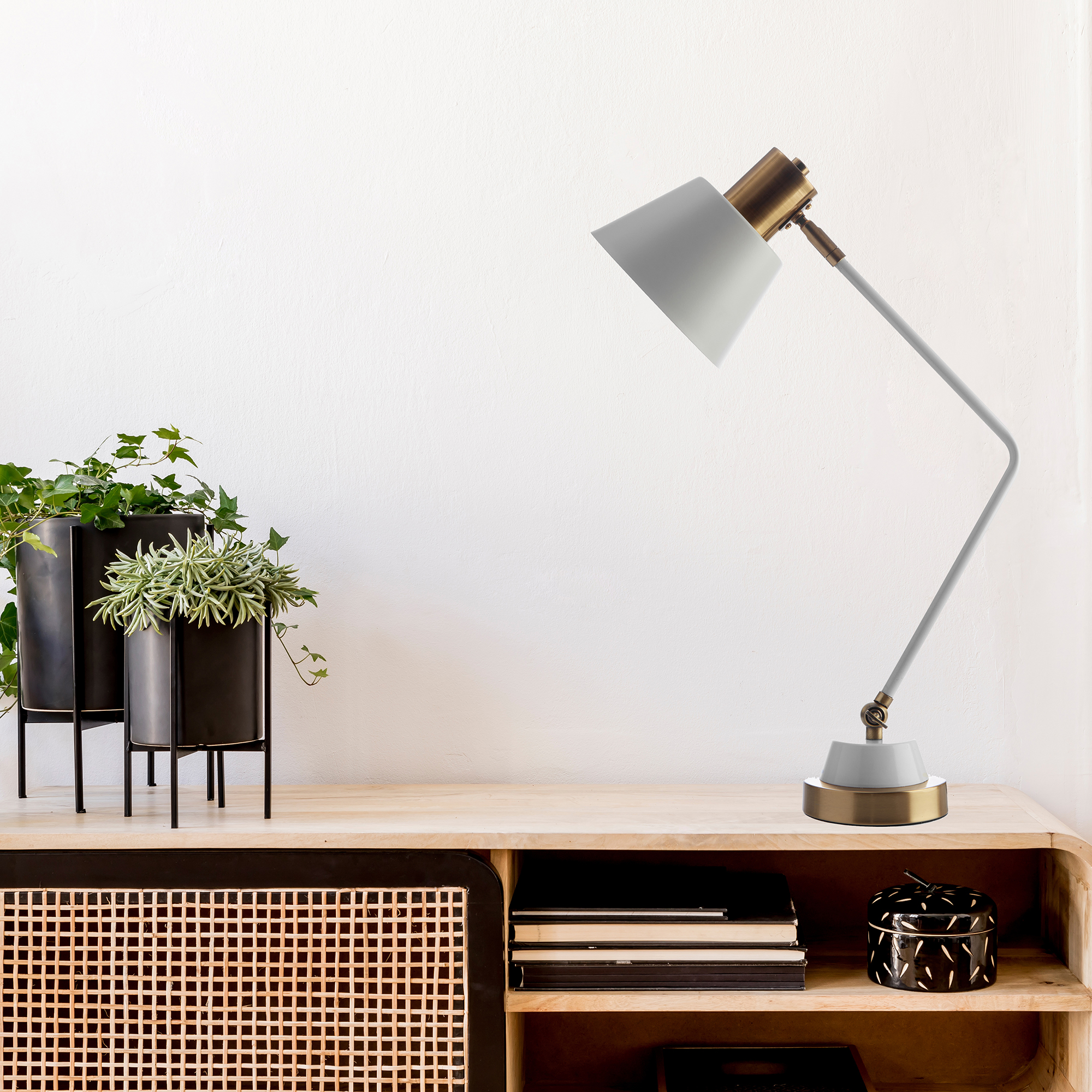 Lámpara De Mesa Led Minimalista Gamalux Decolamp Metálica