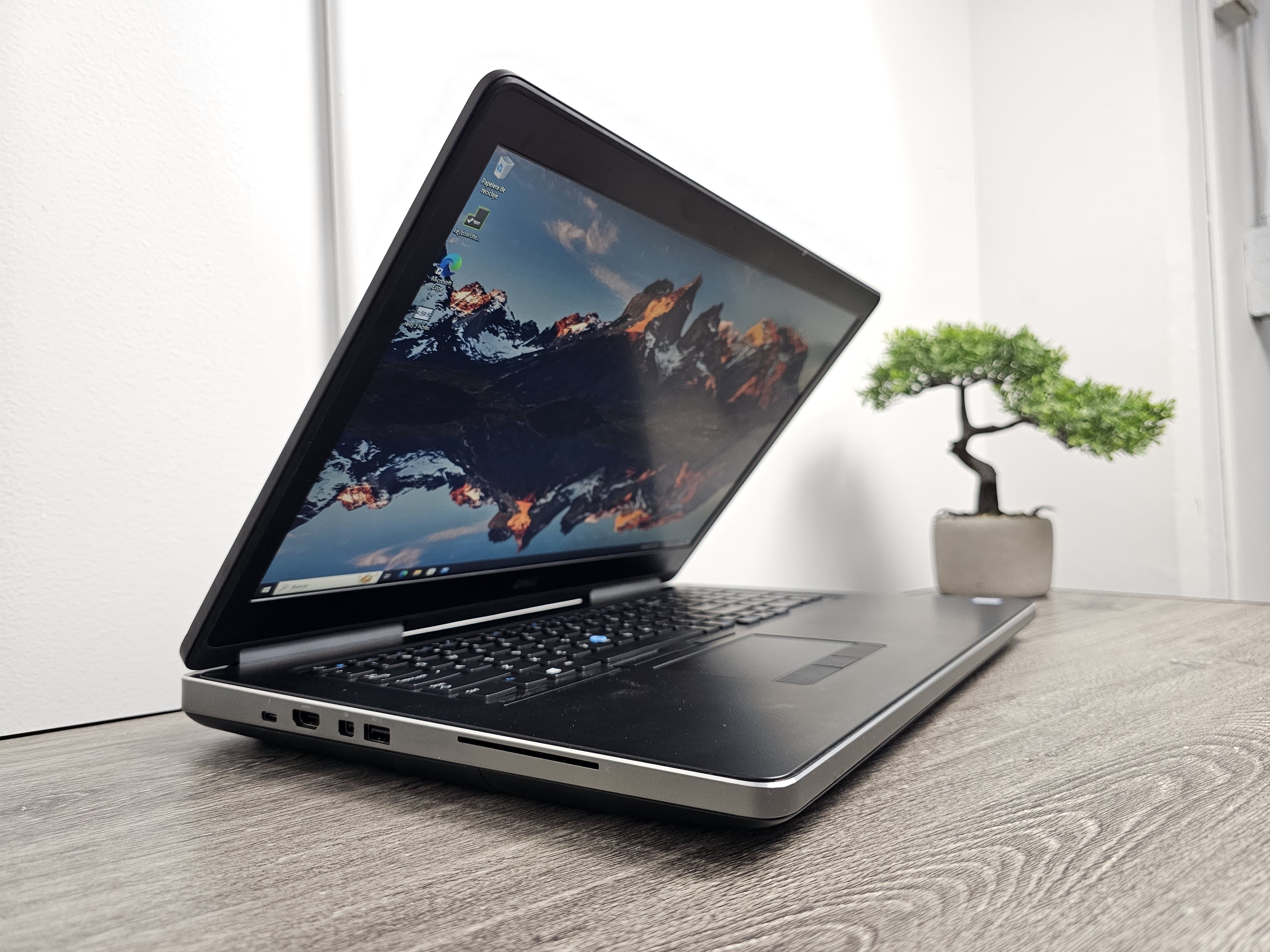 Potente Laptop I7 De 9na 32gb Ram 980gb Ssd 8gb Video