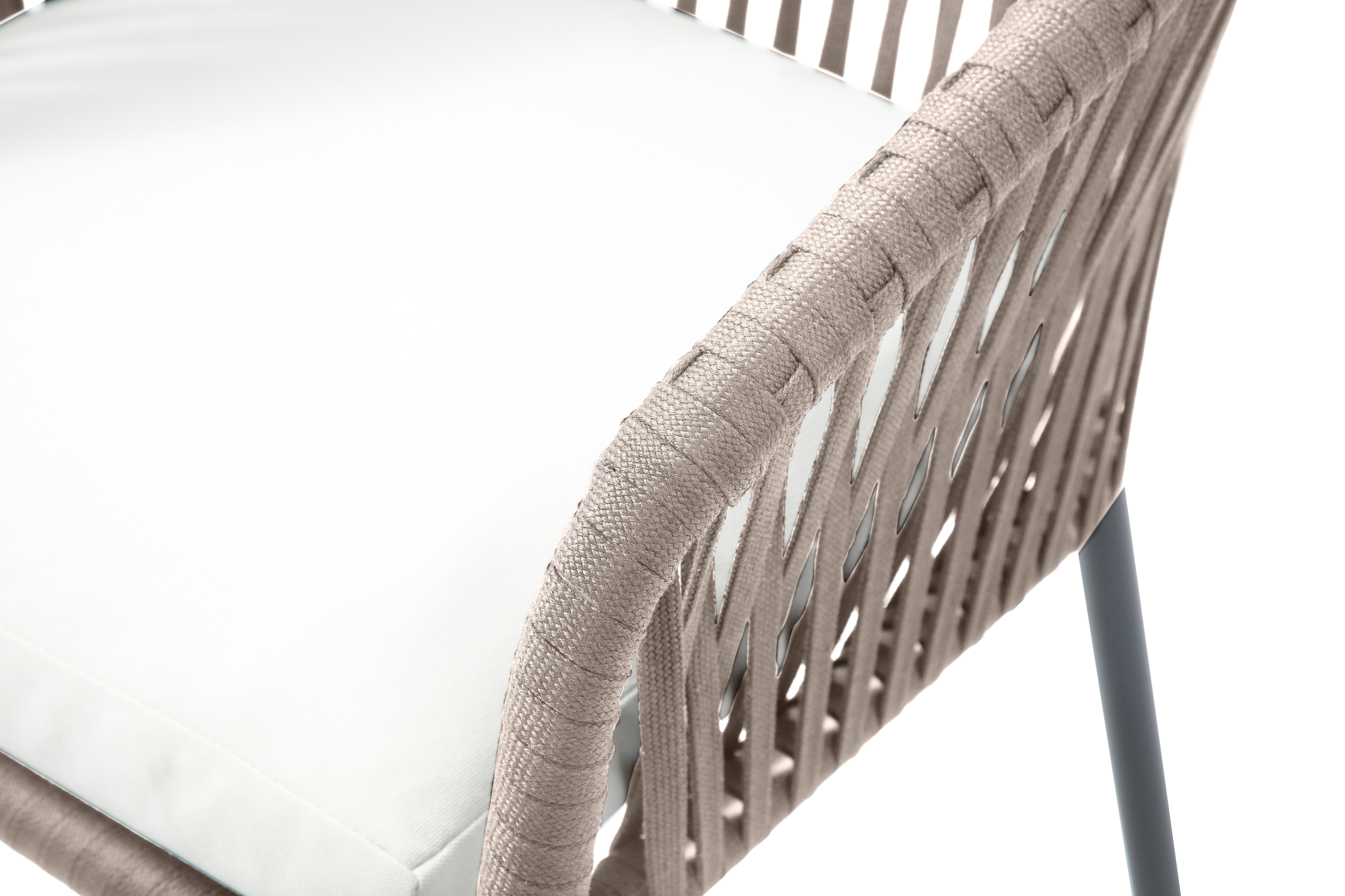 Set de 4 Sillas para Exterior Color Beige con Asiento Acolchado de Hule Espuma y Estructura de Aluminio y Cuerda Sintética