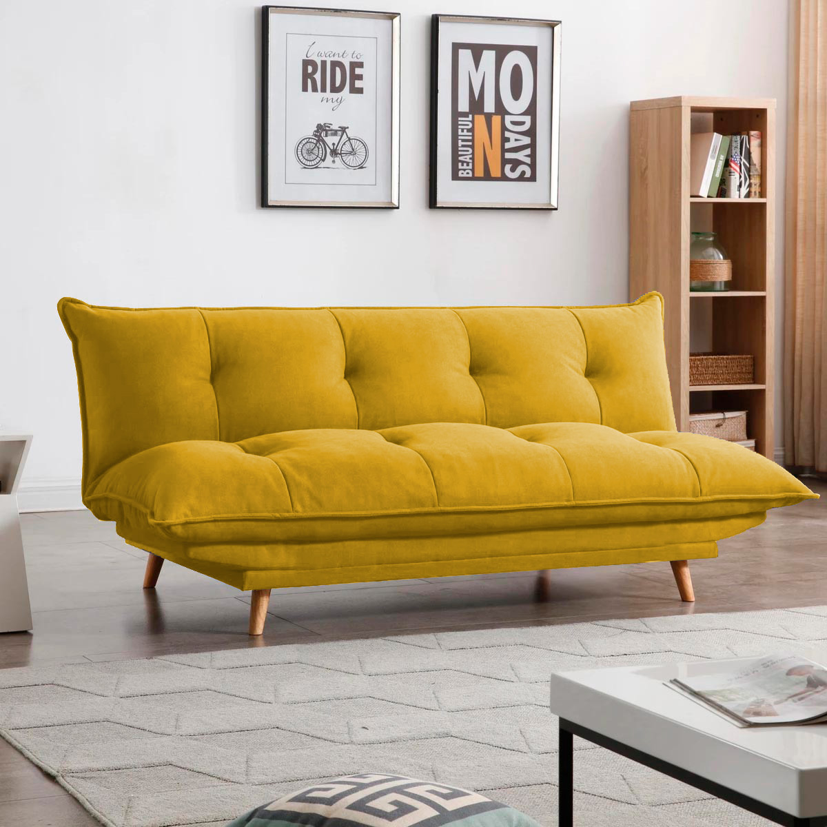 Sofá Cama Tapizado en Lino Color Mostaza. Estructura de Madera Sólida