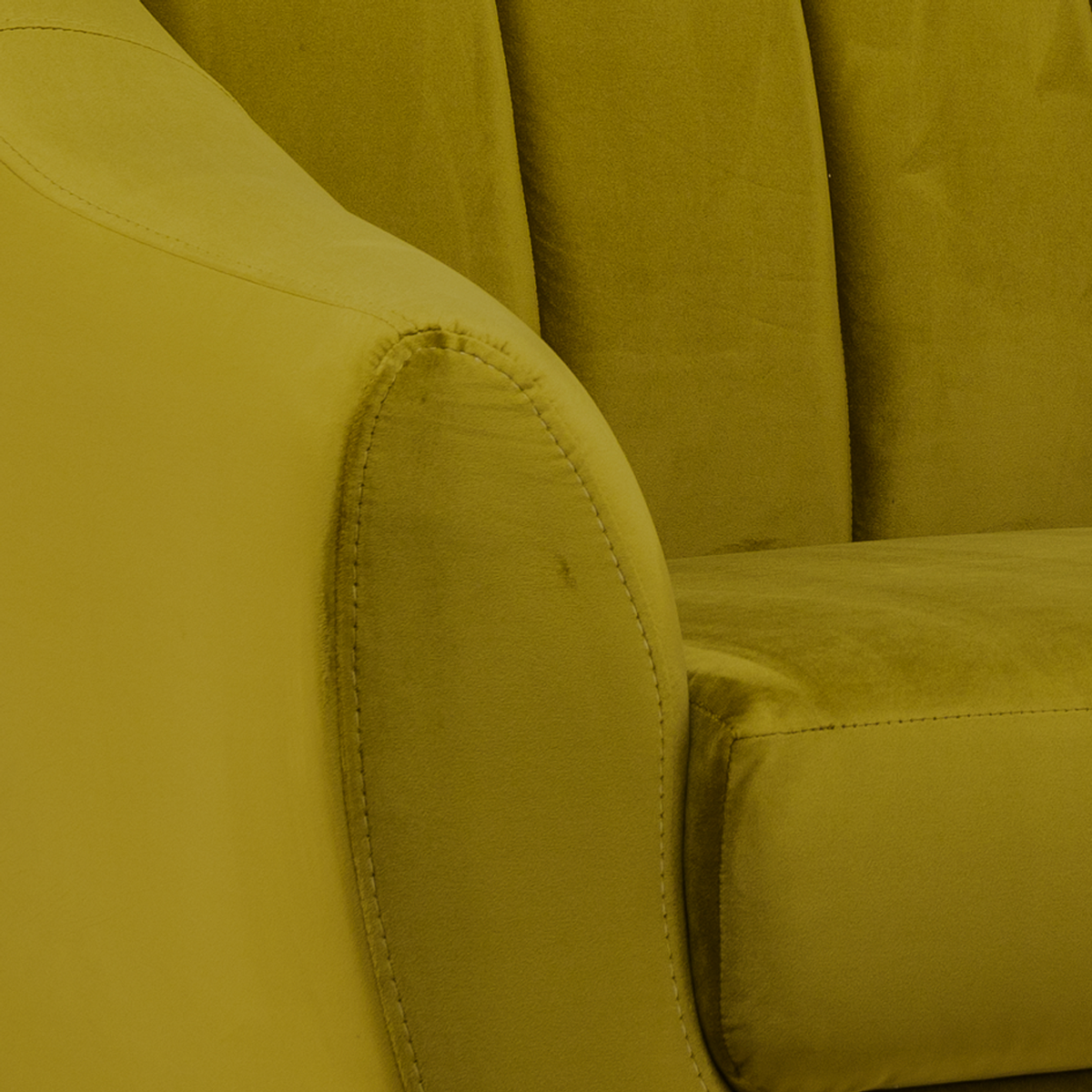 Sofá de 3 Plazas Tapizado en Terciopelo Color Verde Olivo. Estructura de Madera Sólida
