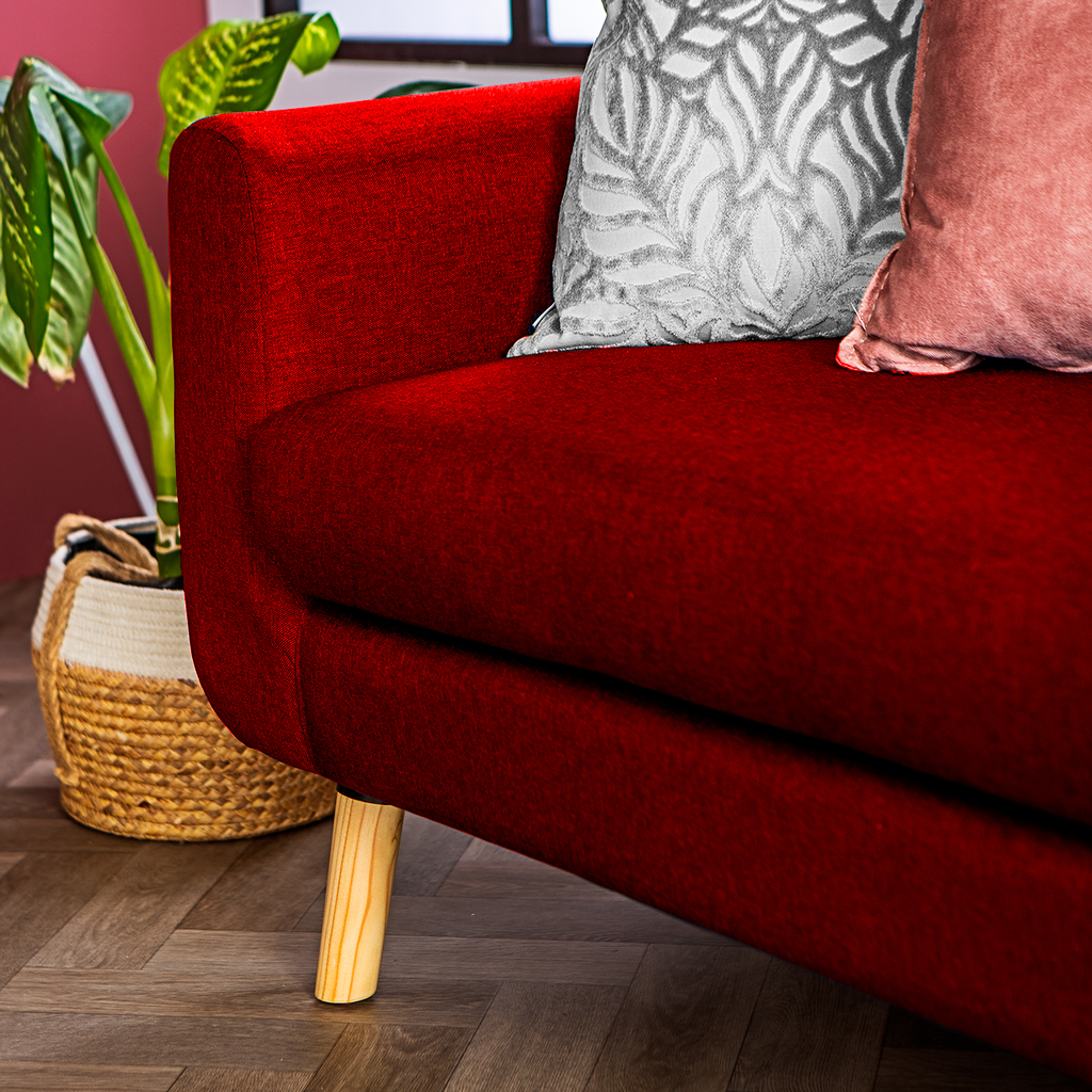 Sofá de 3 plazas con Tapizado Rojo. Estructura de Madera Sólida
