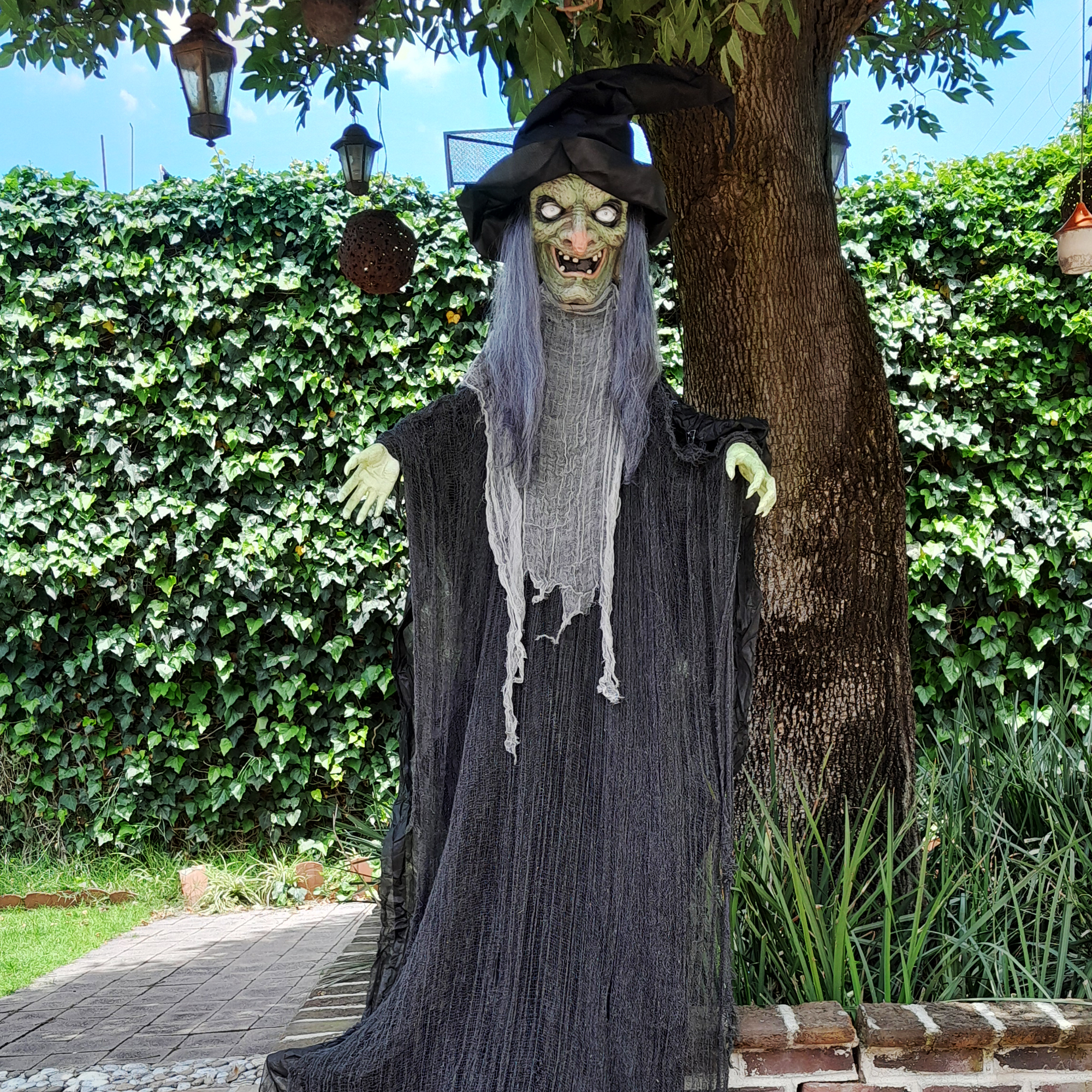 Halloween Bruja para  colgar verde con luz y frases 