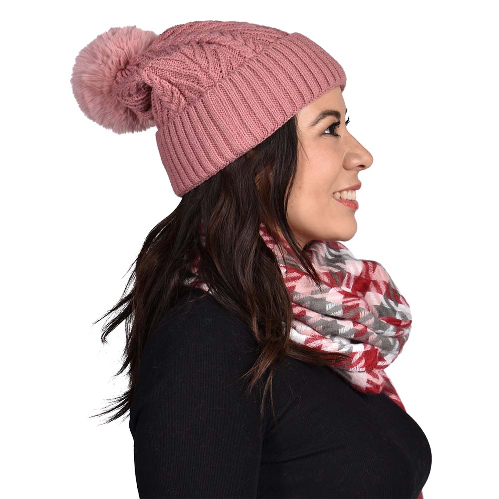 Gorro Tejido con Pompón Palo de Rosa 