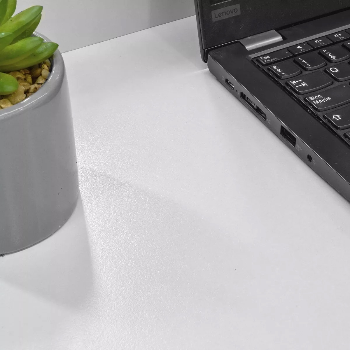 Escritorio Top Living Diseño Moderno Minimalista Color Blanco