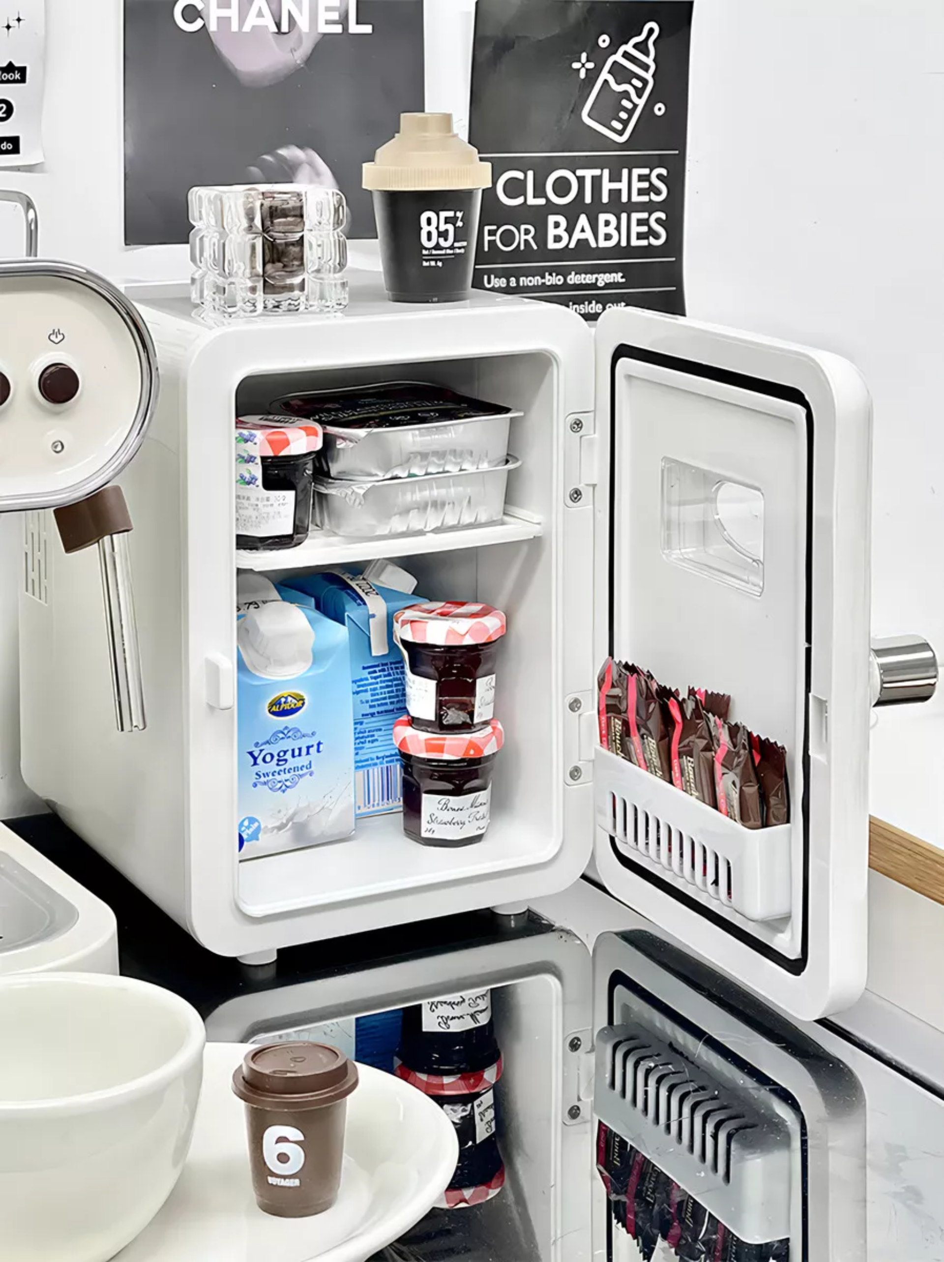  Frigobar Mini Refrigerador Blanco  4l 42w Lagom Pa5-4l Con Estante compartimento Hogar vehículo 5c Enfriamiento 60c Calentamiento Almacena Crema Serum Loción Mascarilla Leche Materna Insulina Cerveza