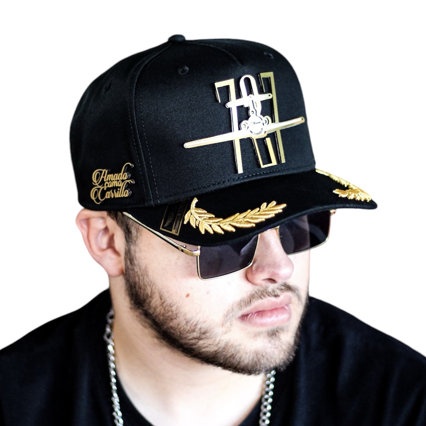VAGO Style AMADO CARRILLO Gorra Unica Artesanal Negra Ajustable con Visera Curva con Laureles Dorados