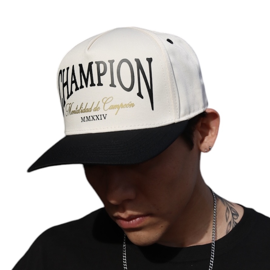 VAGO Style CHAMPION Gorra Unica Artesanal Marfil Ajustable con Visera Curva Negra