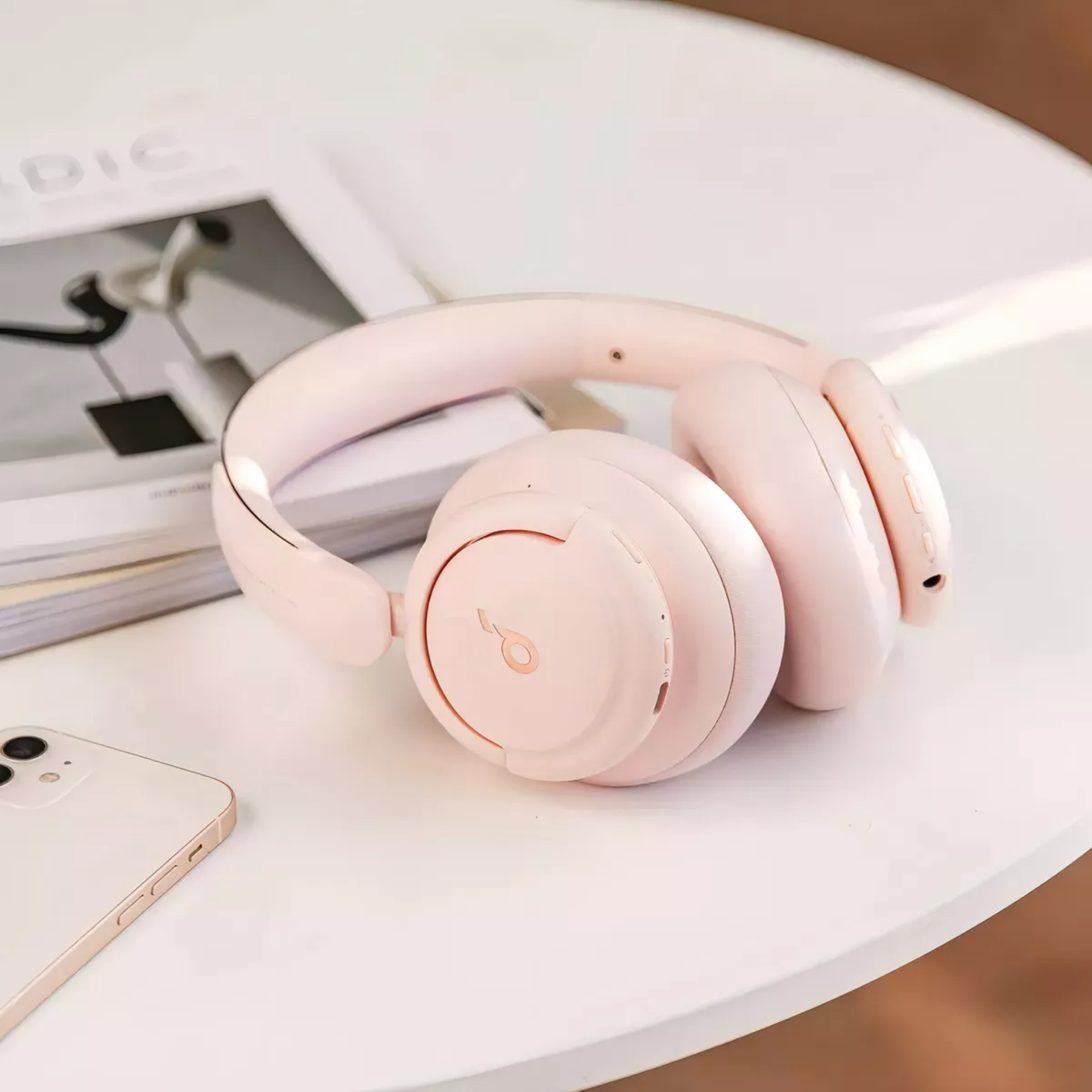 Audífonos Diadema Soundcore by Anker Life Q30 con Cancelación Activa de Ruido hasta 95% Múltiples Modos Alta Resolución Tiempo de Reproducción 40 Horas para Gym y Gaming Color Sakura Pink