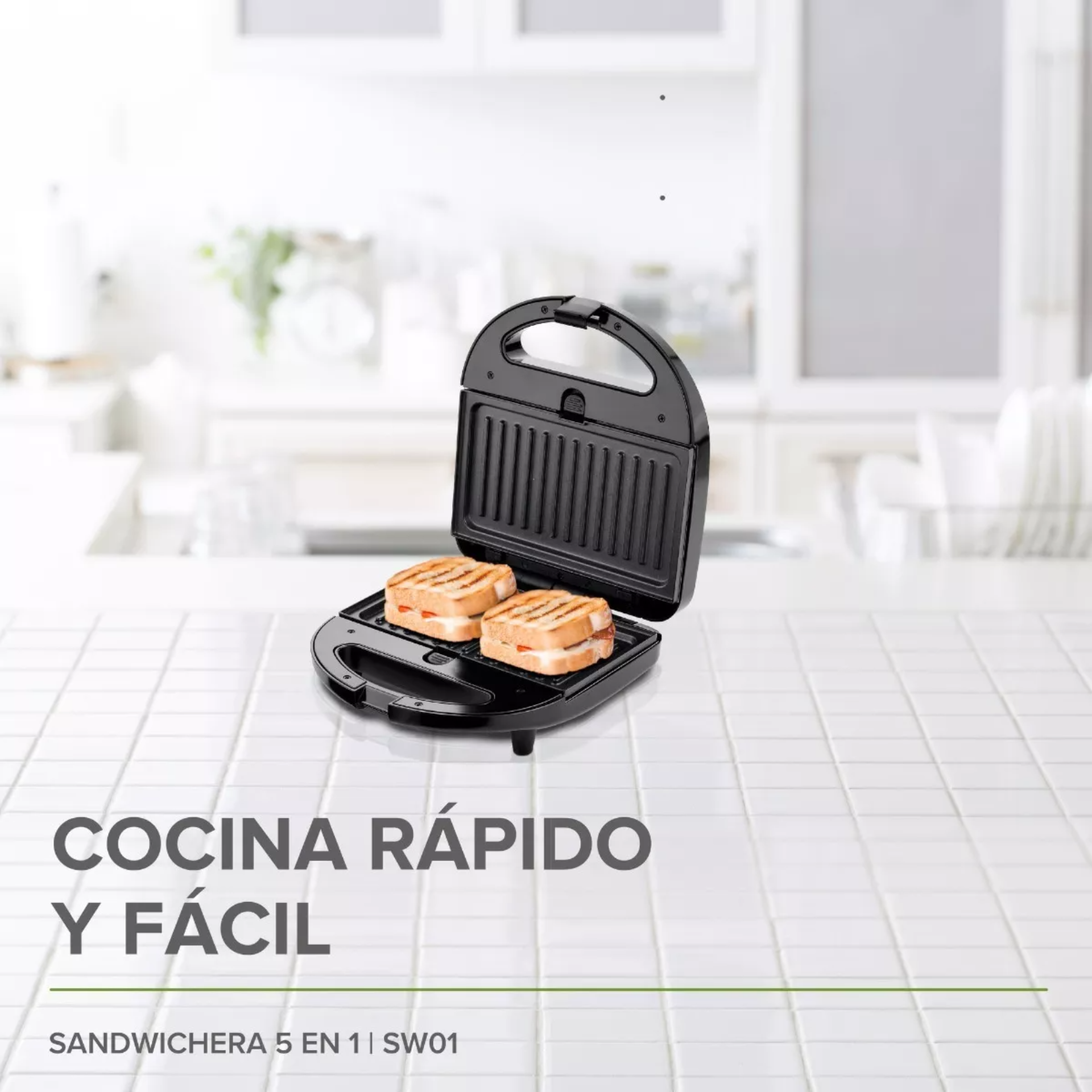 Avera Sandwichera 5 En 1 Con Distintos Moldes Waflera Sw01 Color Negro