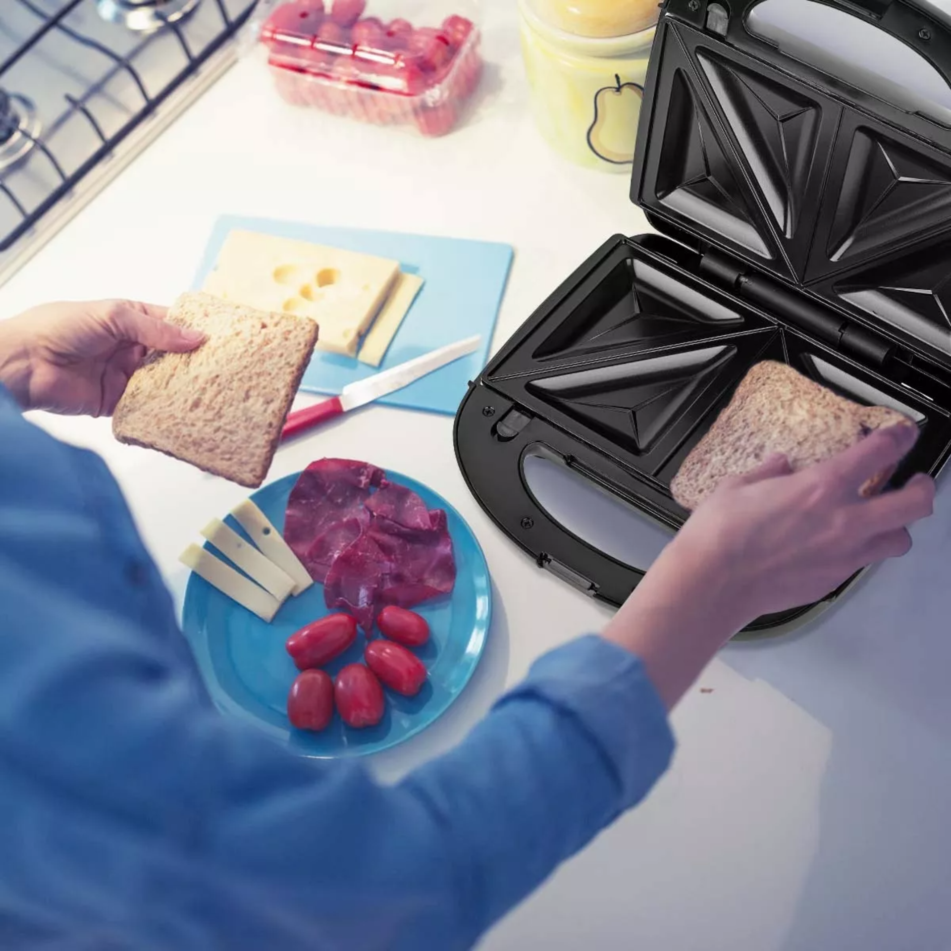 Sandwichera Con 6 Distintos Moldes De Antiadherentes Waflera