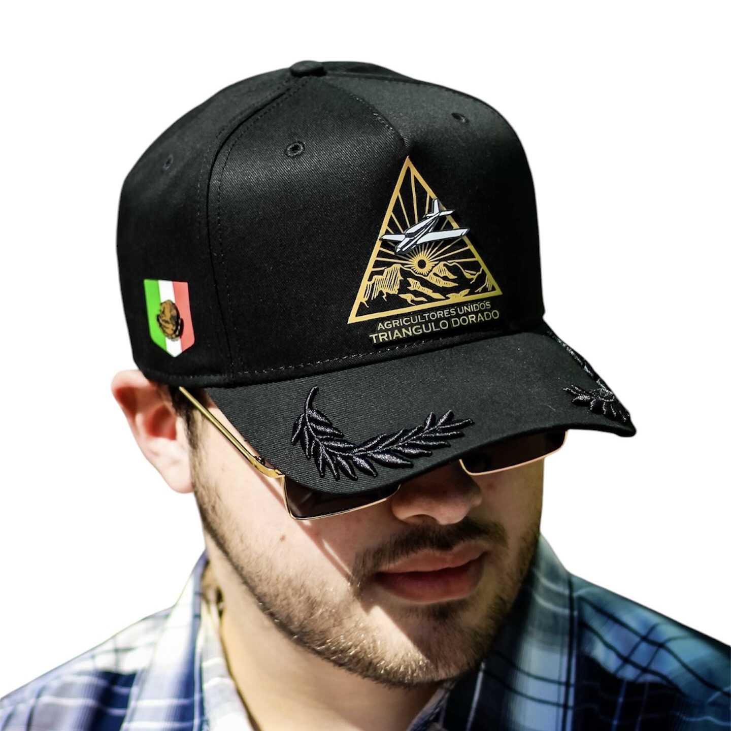 VAGO Style TRIANGULO DORADO Gorra Unica Artesanal Negra Ajustable con Visera Curva con Laureles Negros