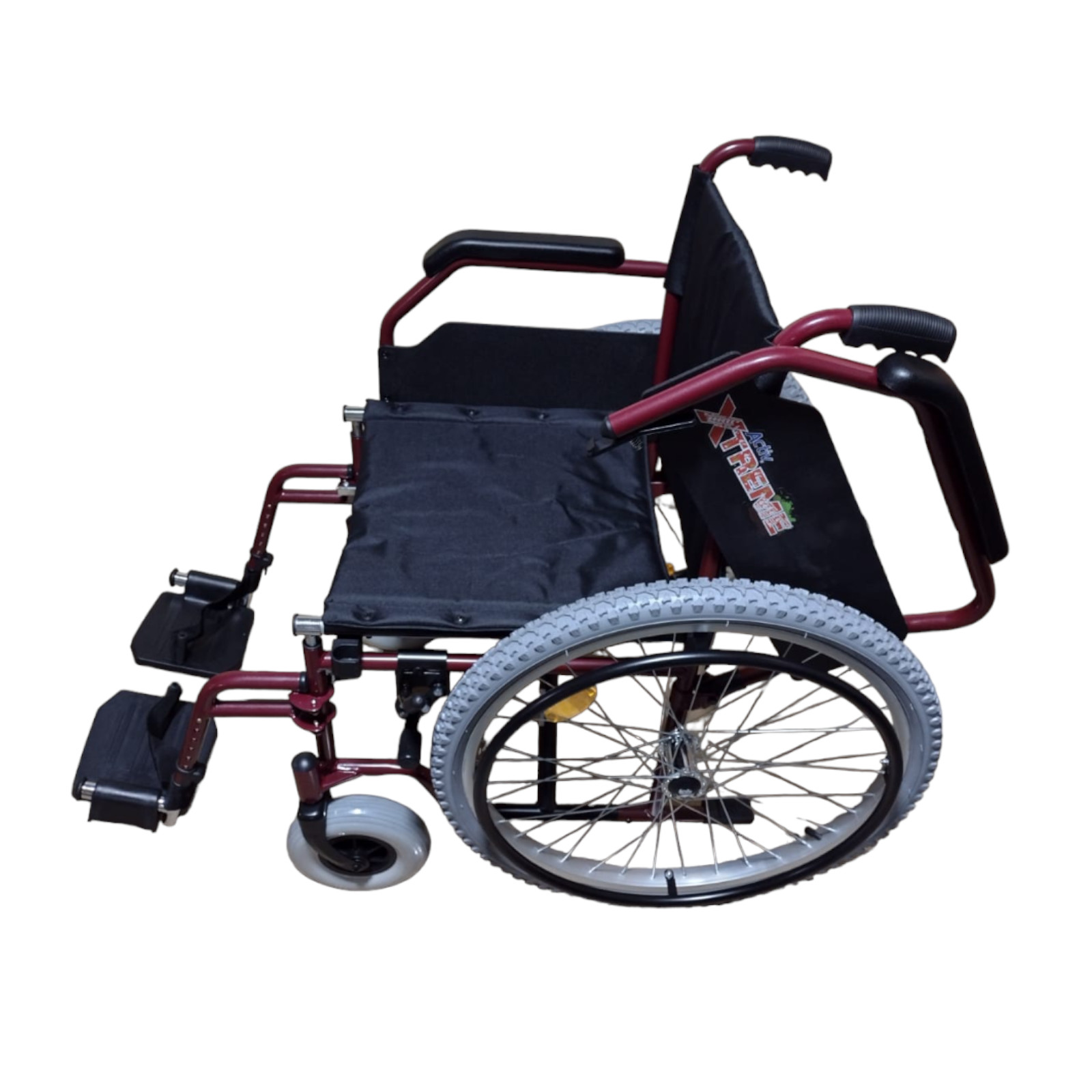 Silla De Ruedas Todo Terreno Descansapies Xtreme 18" ReActiv Roja Lava