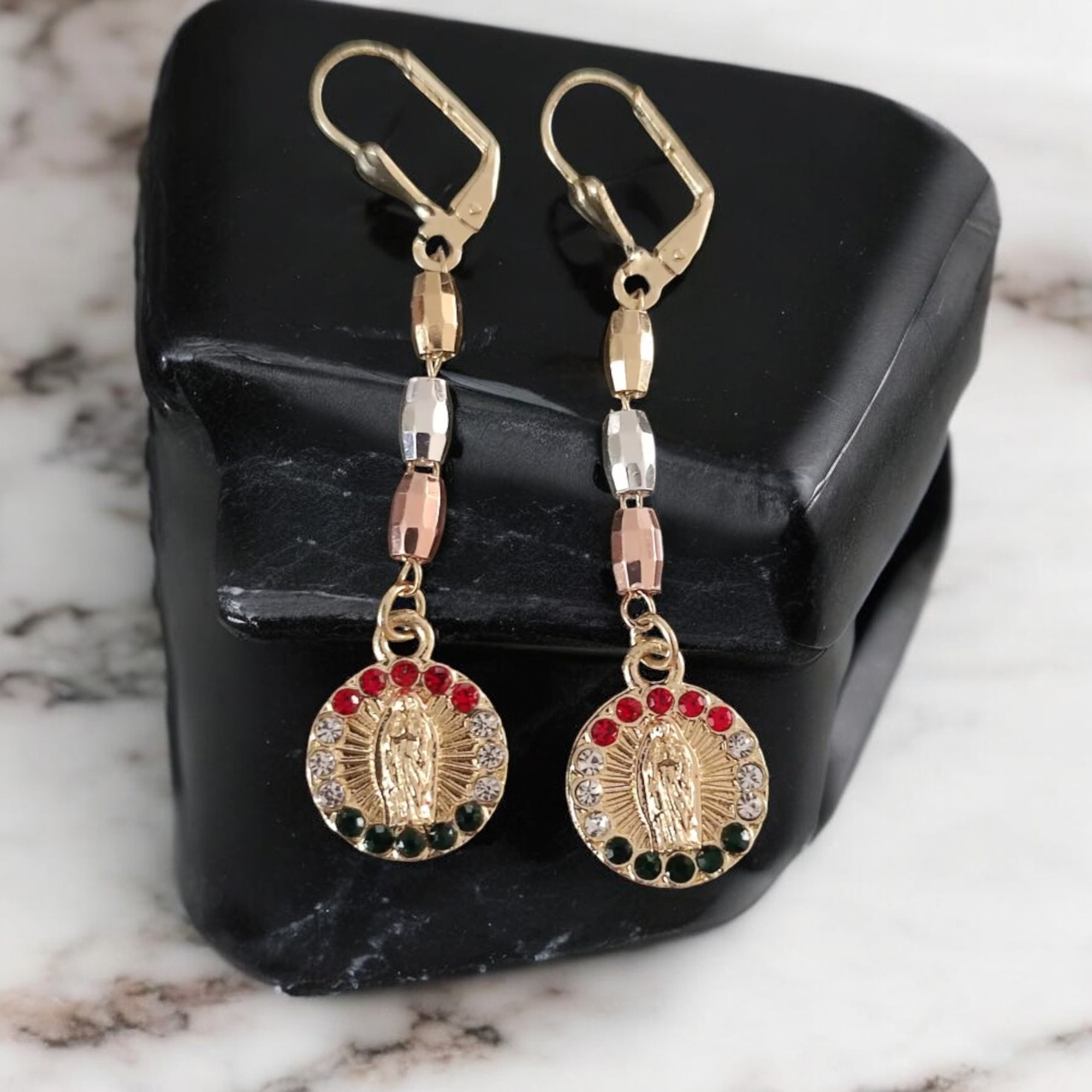 Aretes largos Virgen de Guadalupe, rosario aretes, oro laminado 18 kilates