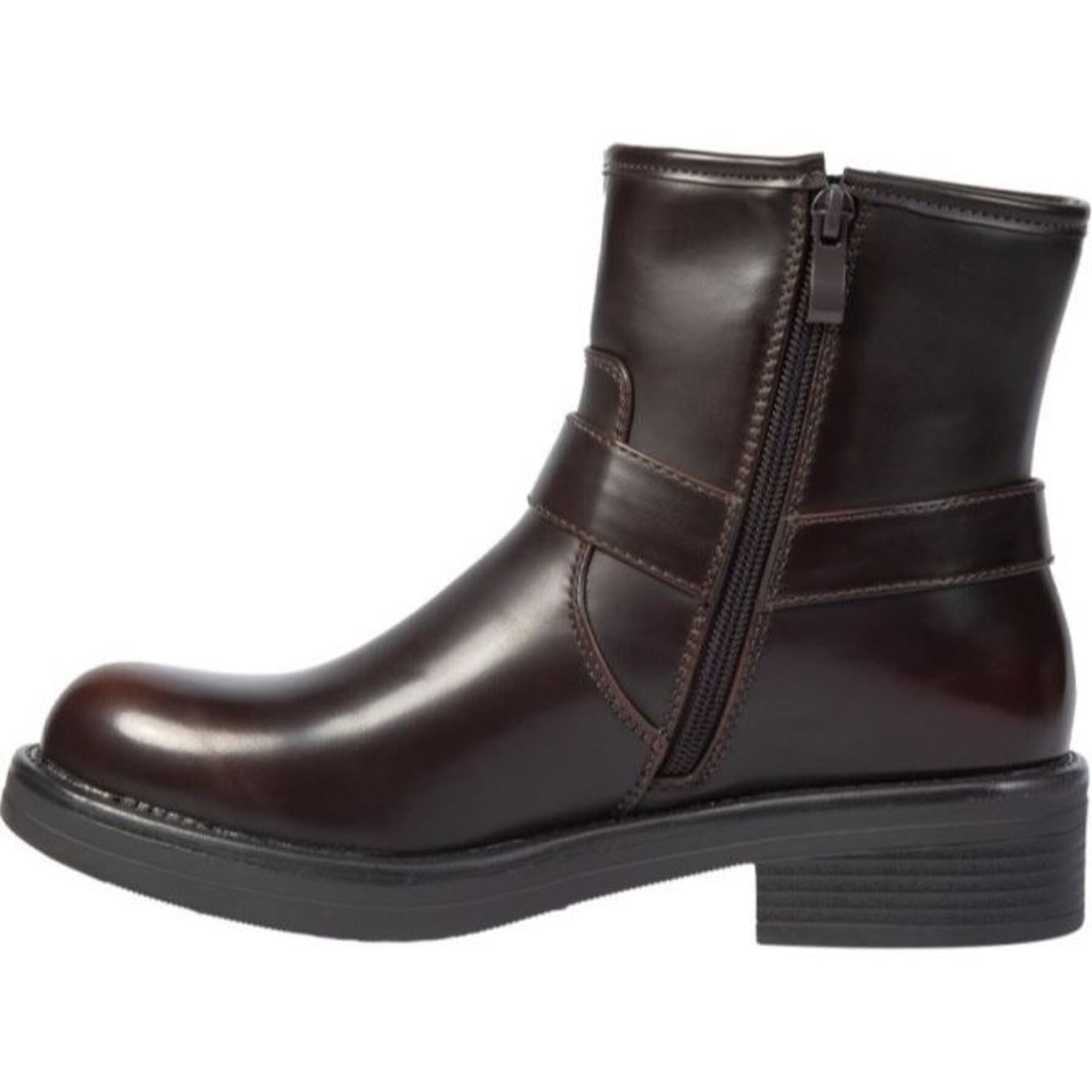 Bota para mujer, corta, con estribo y tacón bajo, color café, marca Tierra Bendita 1141870