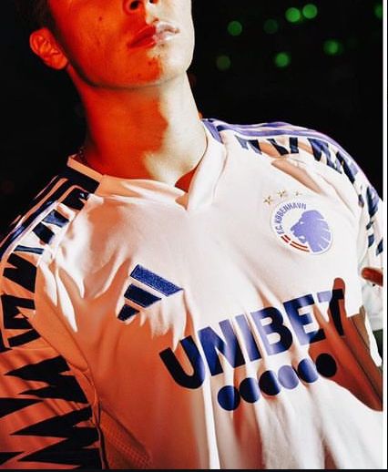 Nuevo! Jersey Copenhague Dinamarca 2024/2025 Titular Local Blanco Talla XL.