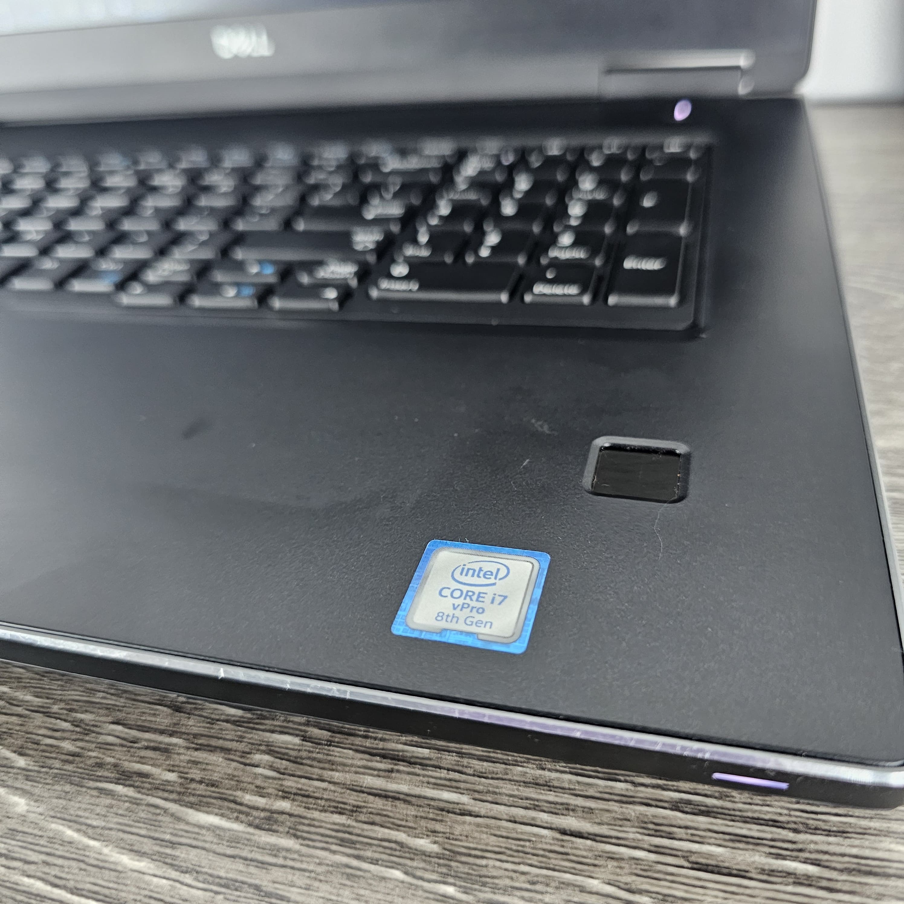 Laptop Core I7 8va Gen 16 Ram 480 Ssd Tarjeta de Video 4gb Cargador