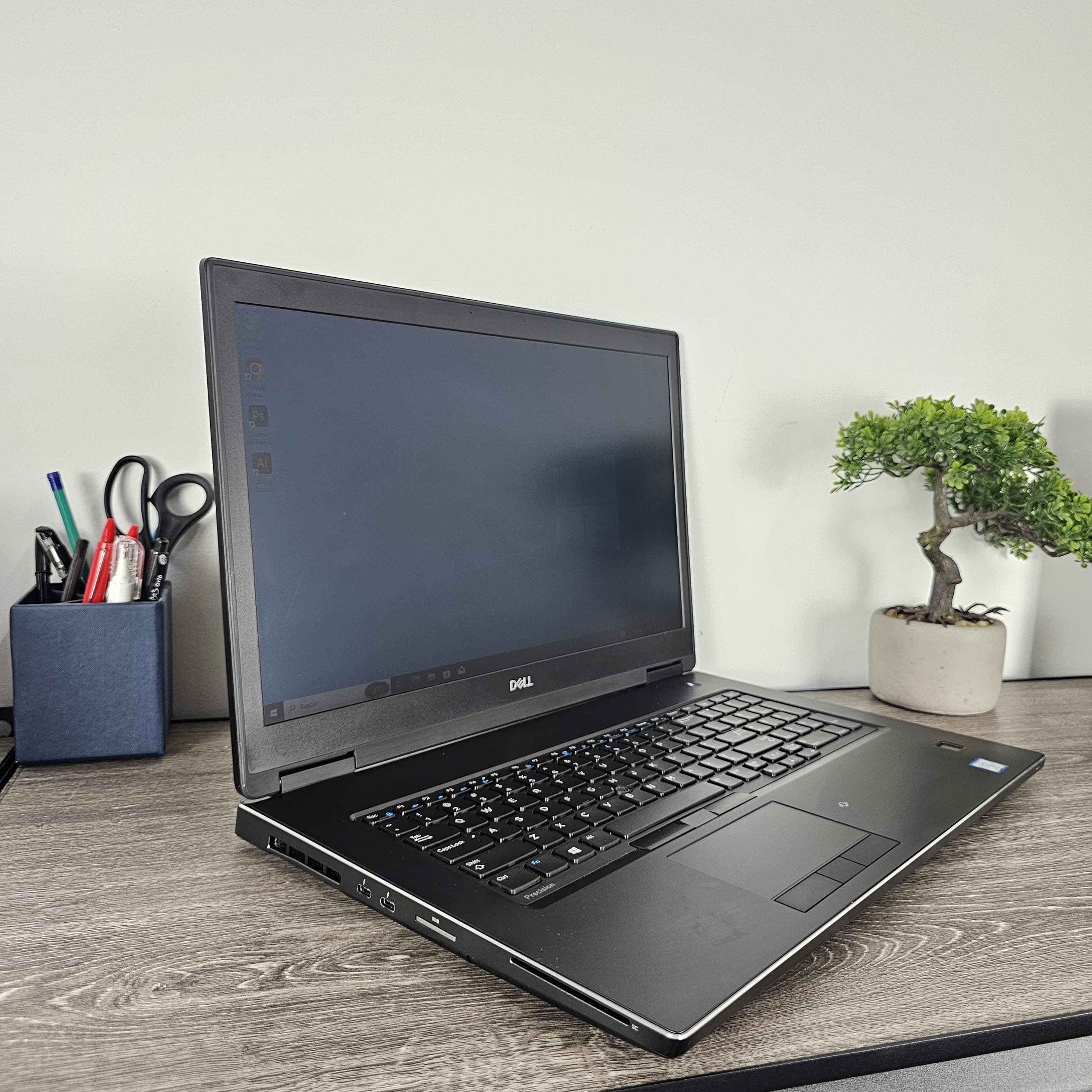 Laptop Core I7 8va Gen 16 Ram 480 Ssd Tarjeta de Video 4gb Cargador