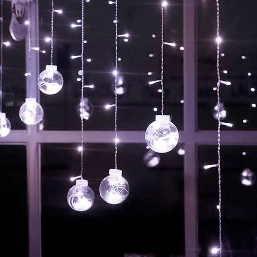 Cortina Serie De Luces 108 Led Luz Blanca Pelotas 2.6x.80 M