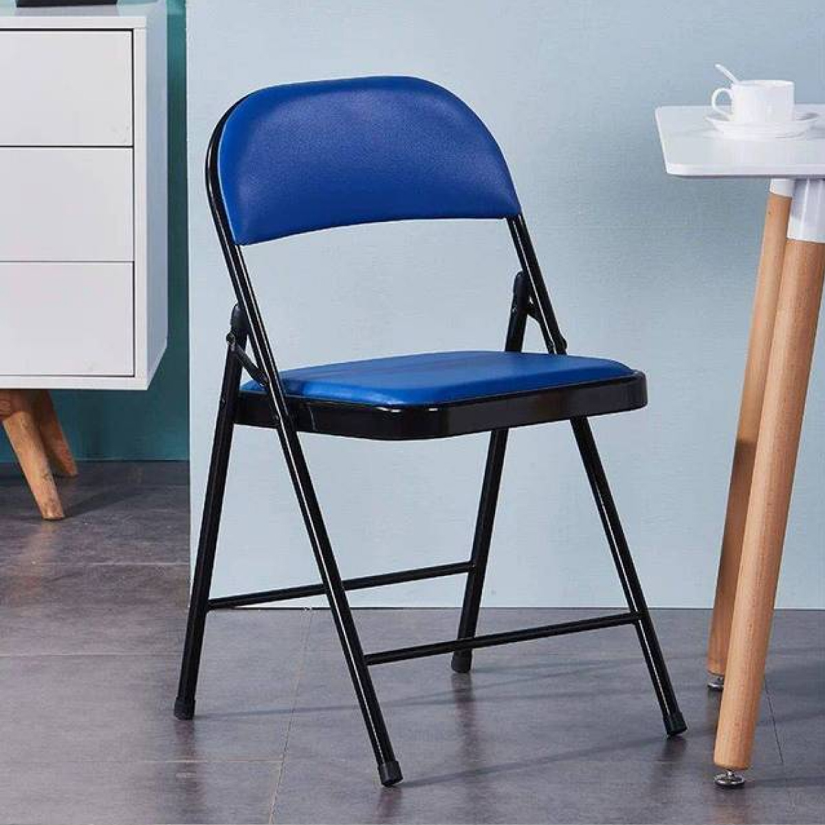 Ilios Innova | Paquete de sillas plegables acolchonadas impermeables para exteriores con estructura metálica resistente y base antideslizante color azul